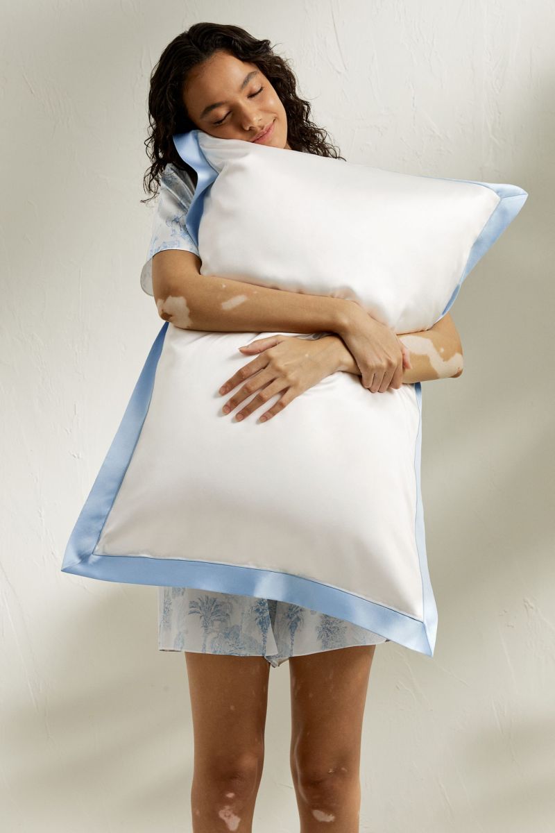 #color_Natural White