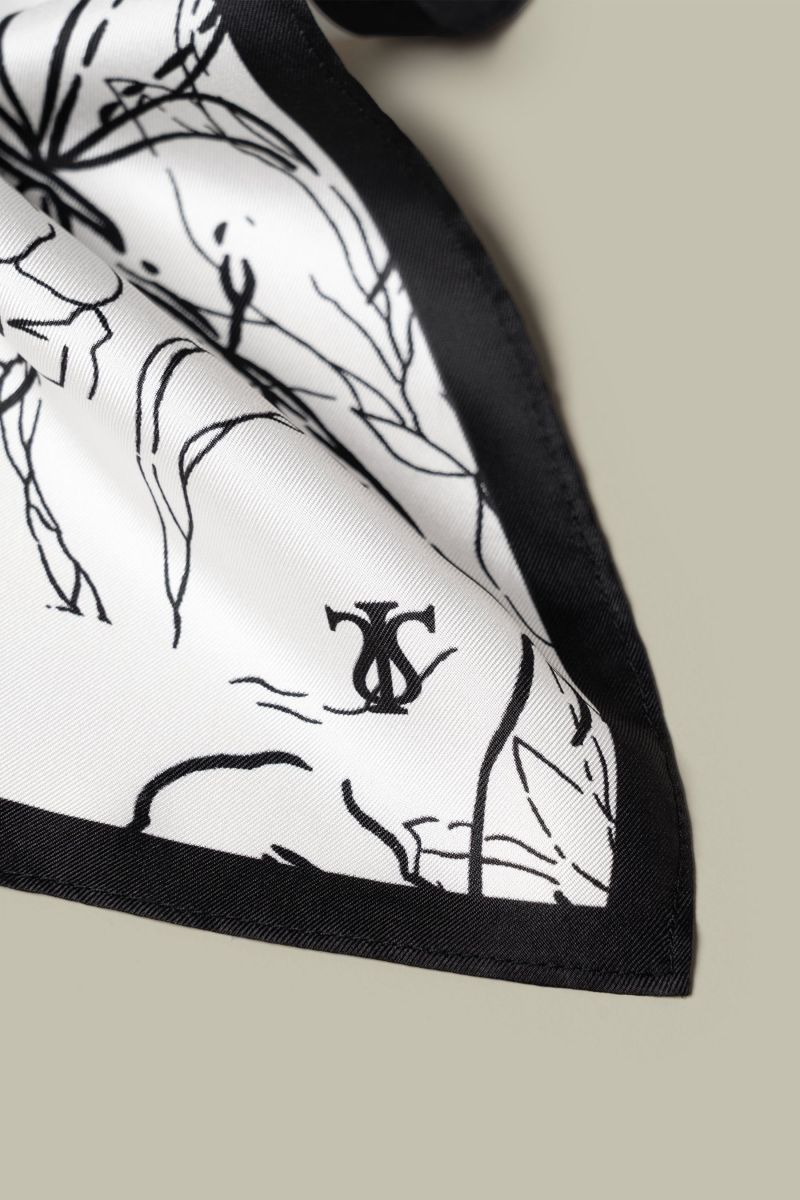 #color_Black-White Floral Pattern