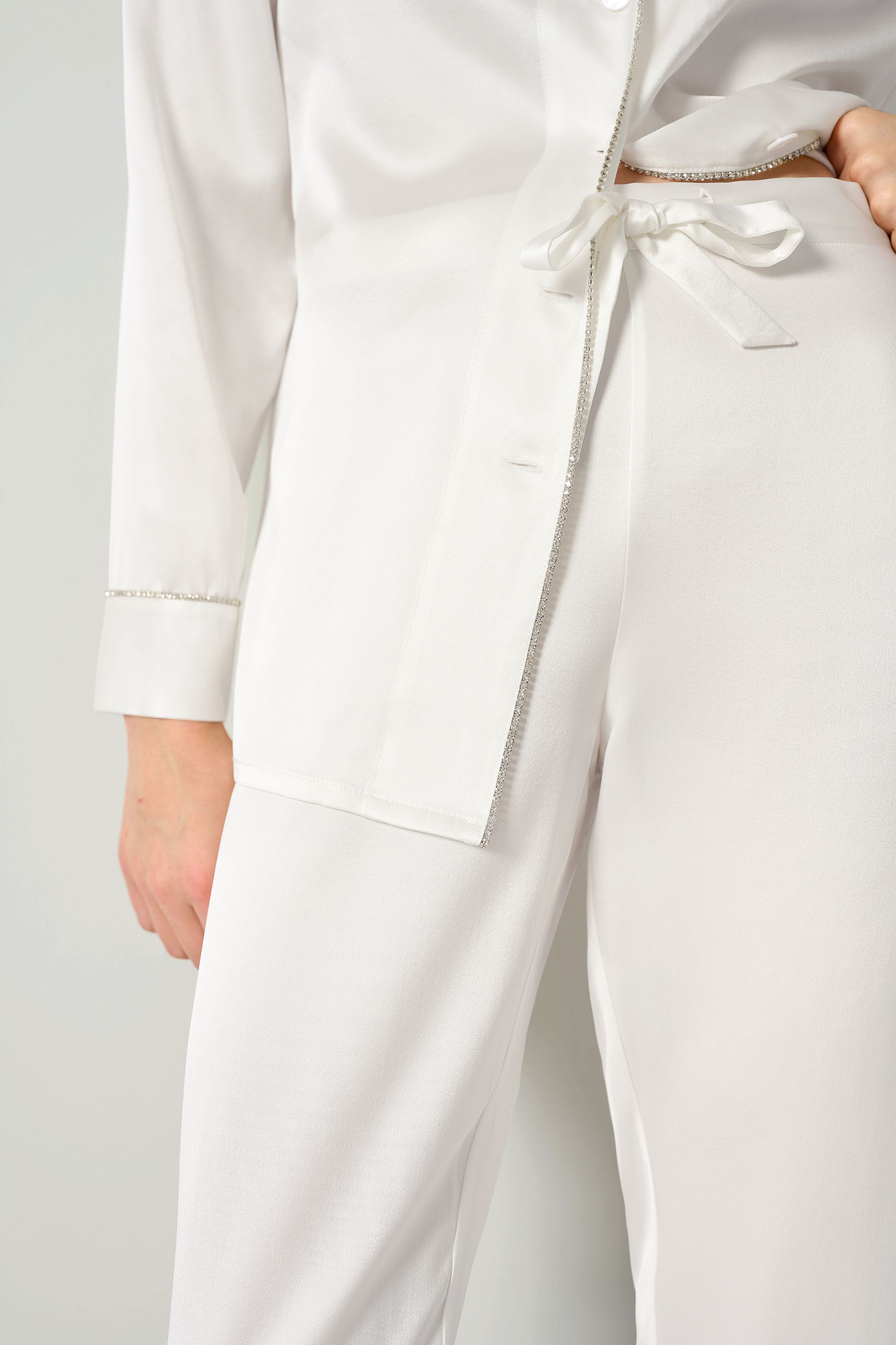 #color_Natural White