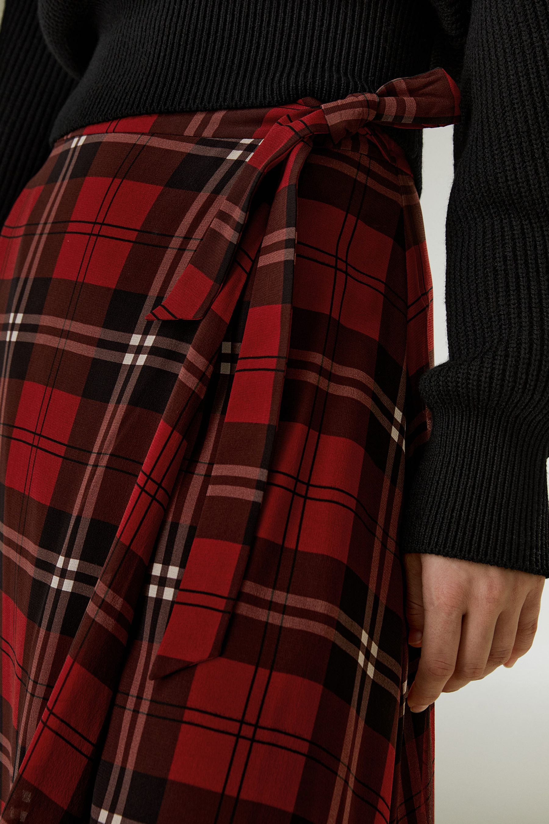 #color_Black and Red Square