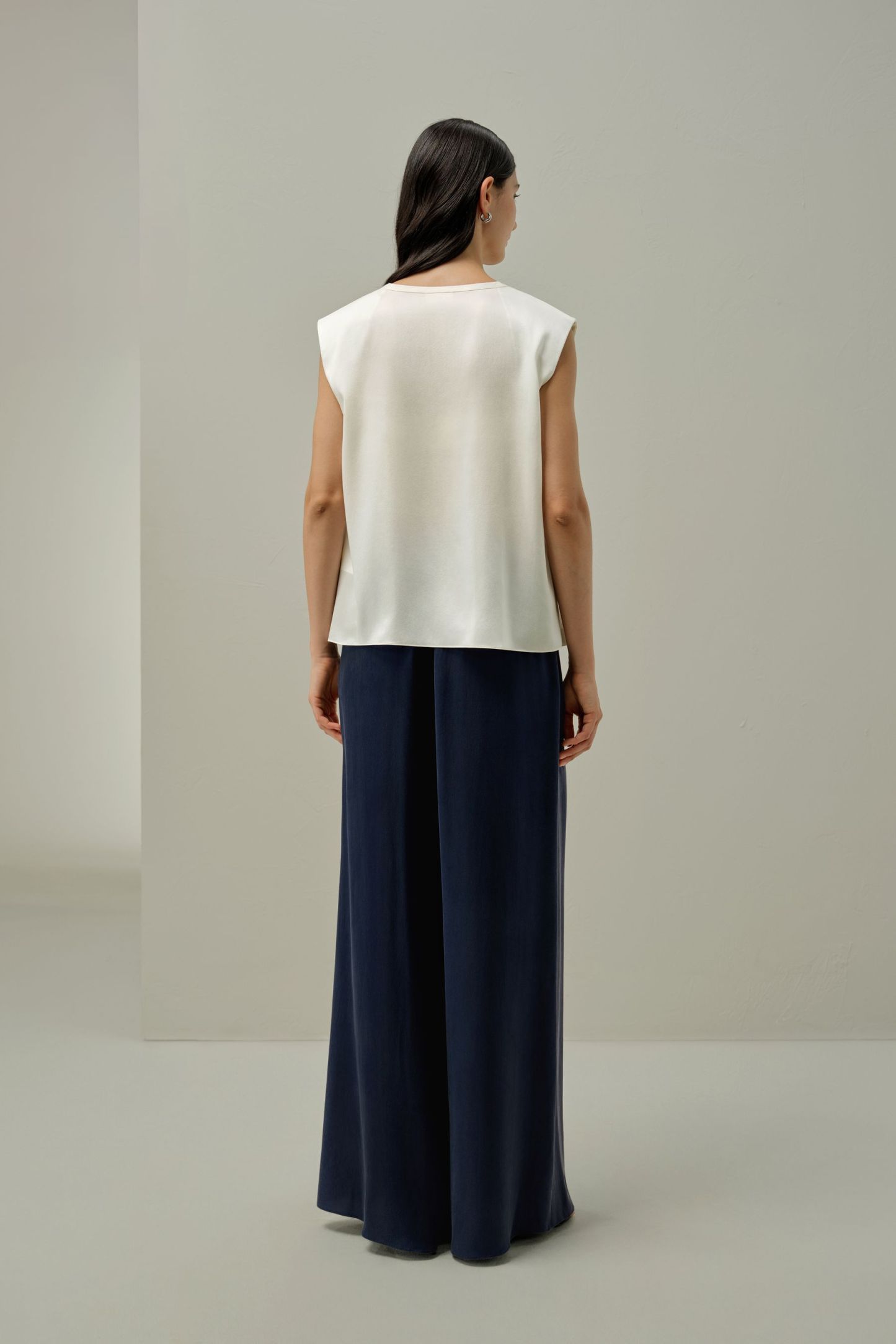 #color_Natural White