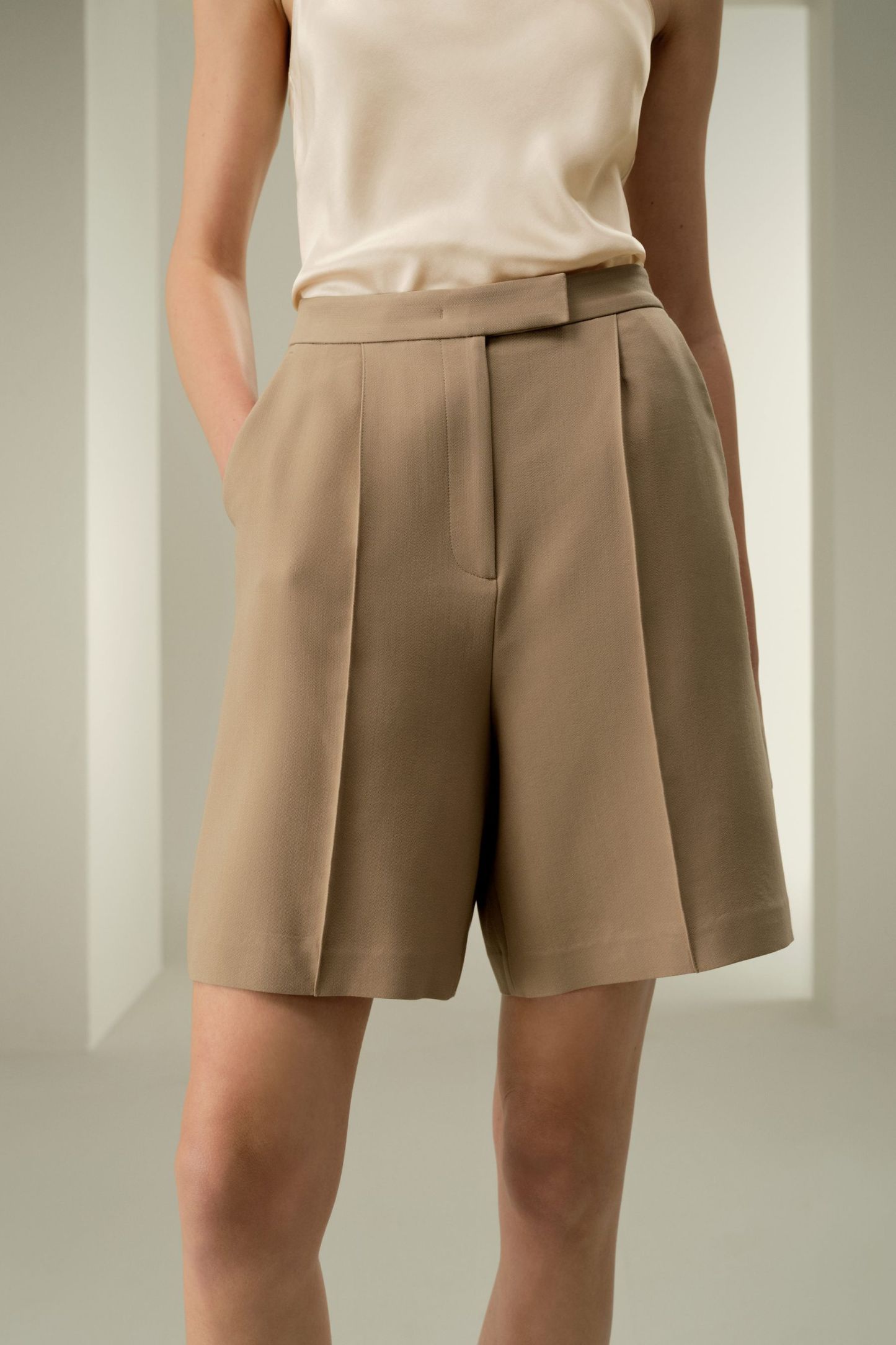 #color_Khaki