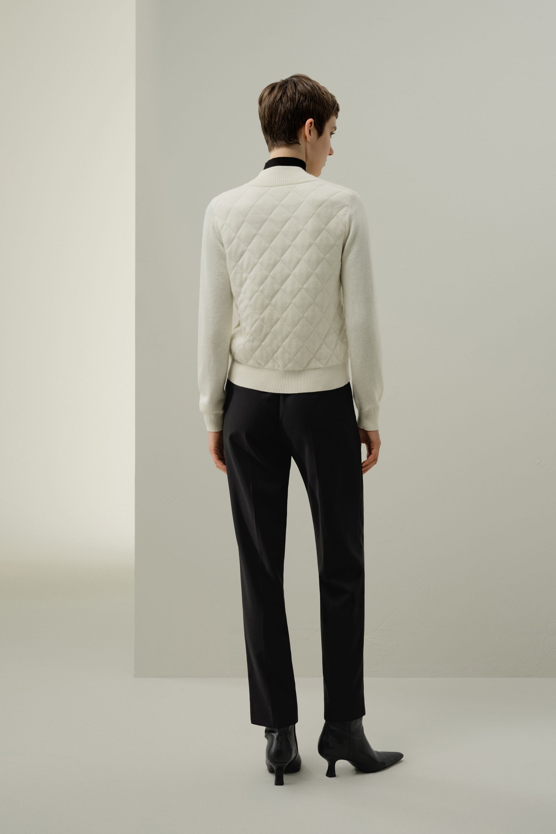 #color_Natural White