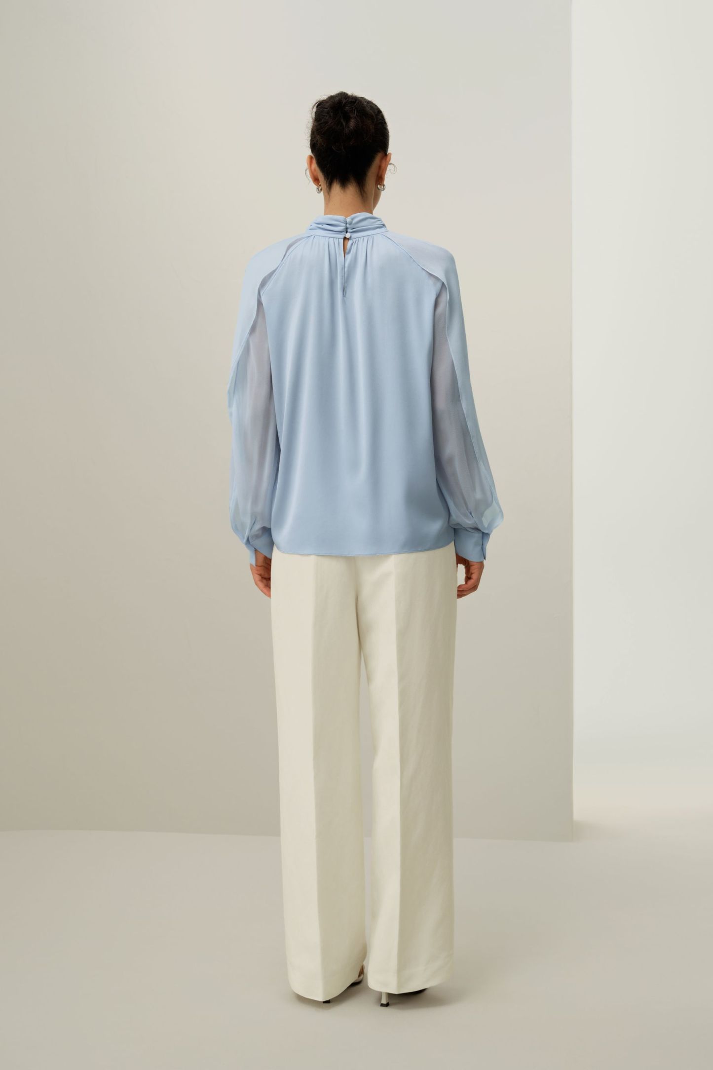 #color_Illusion Blue