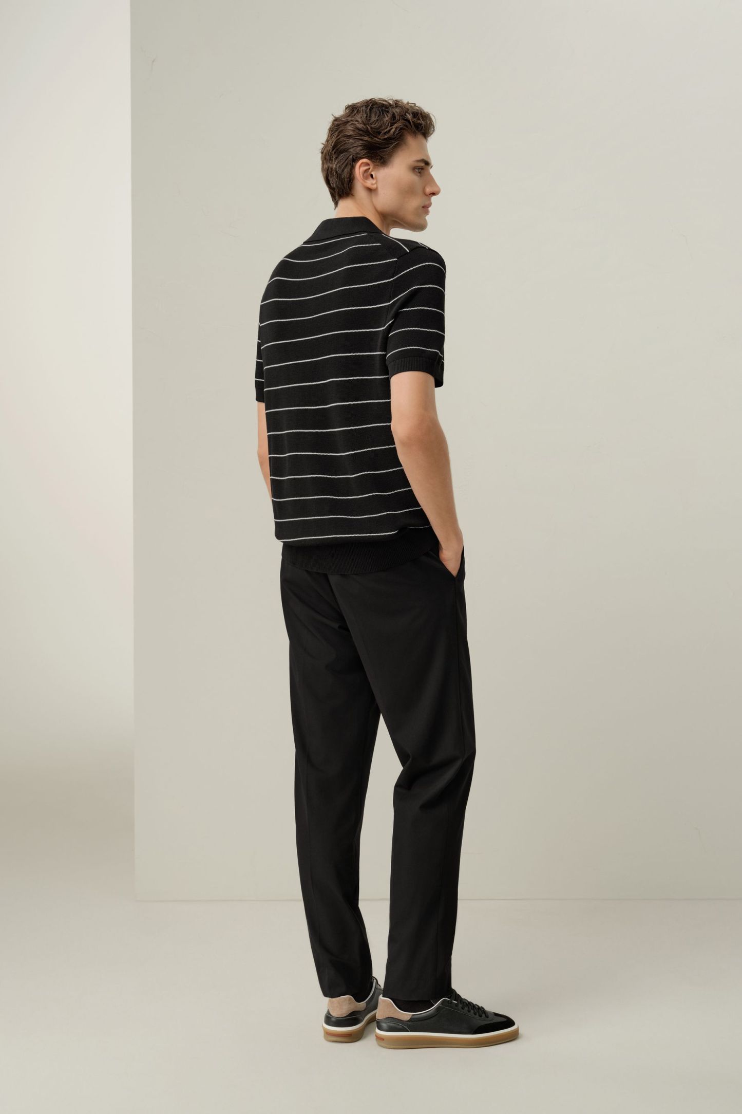 #color_Black&White Stripes