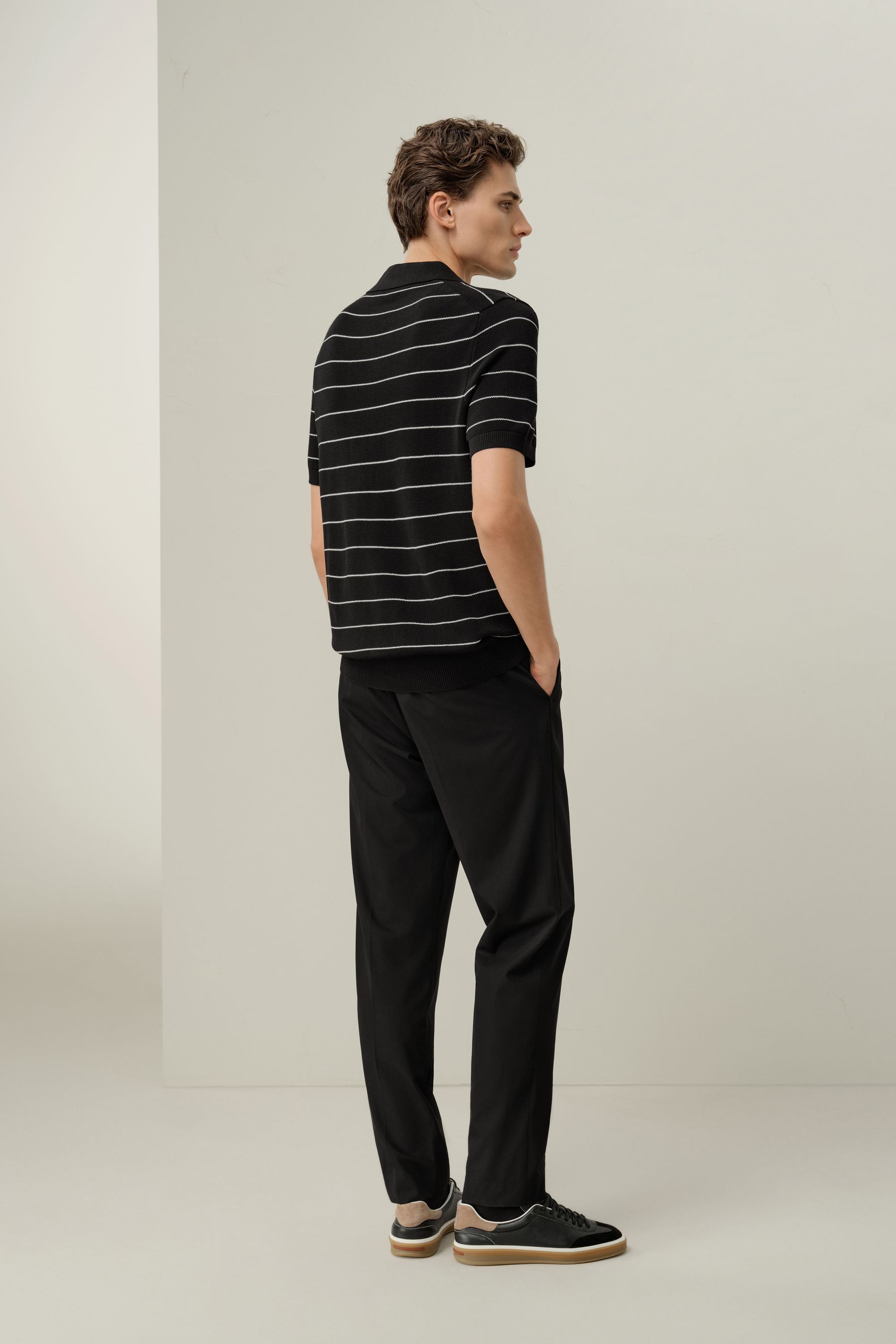 #color_Black&White Stripes