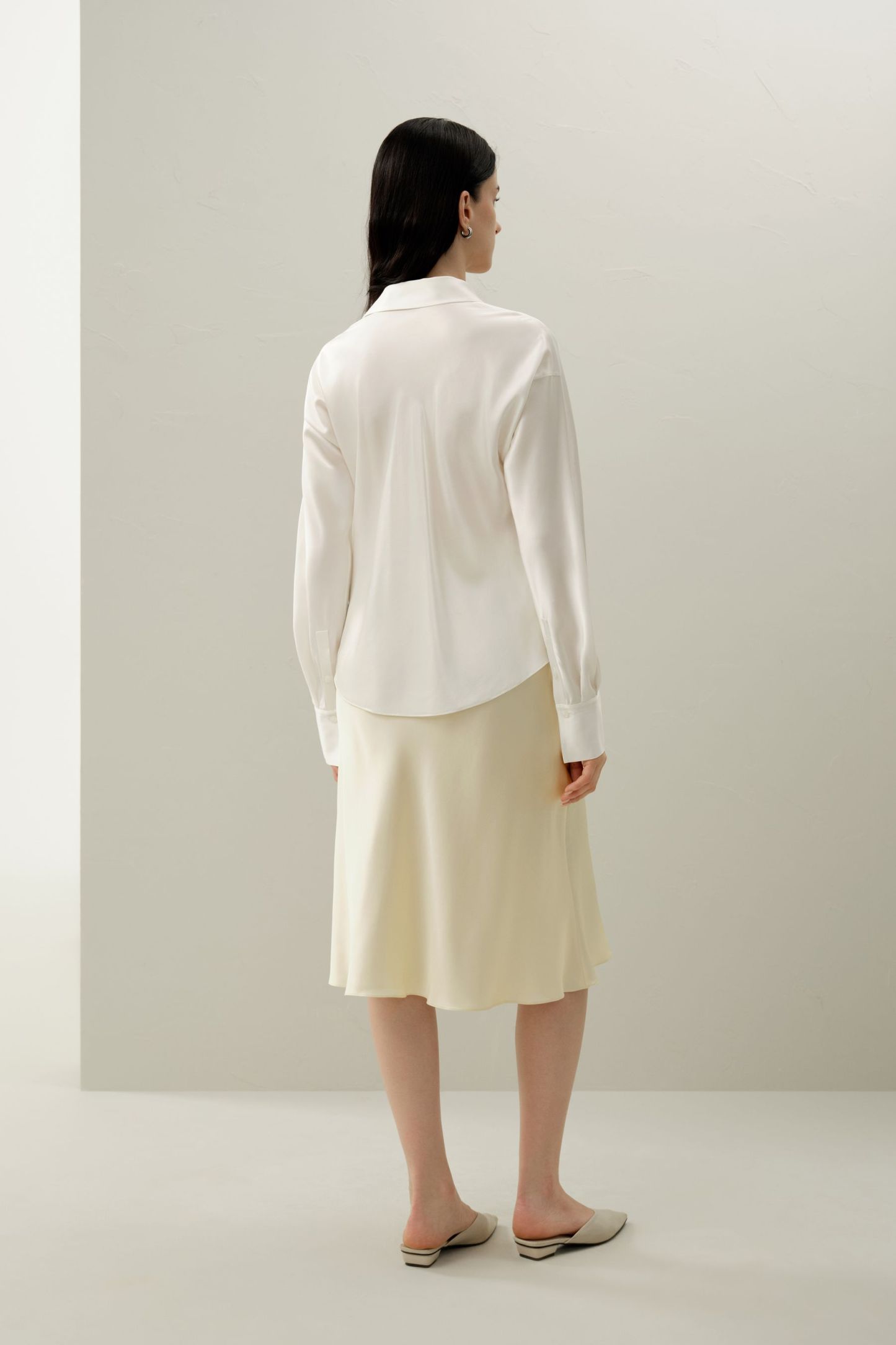 #color_Natural White