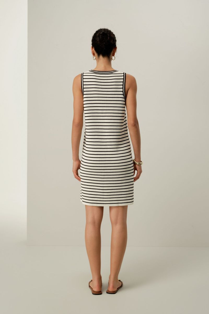 #color_White With Black Stripes