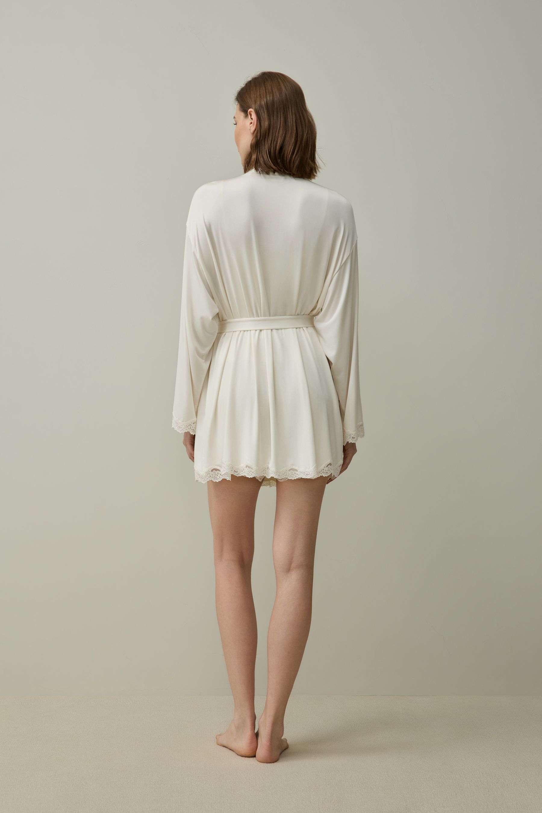 #color_Lily White