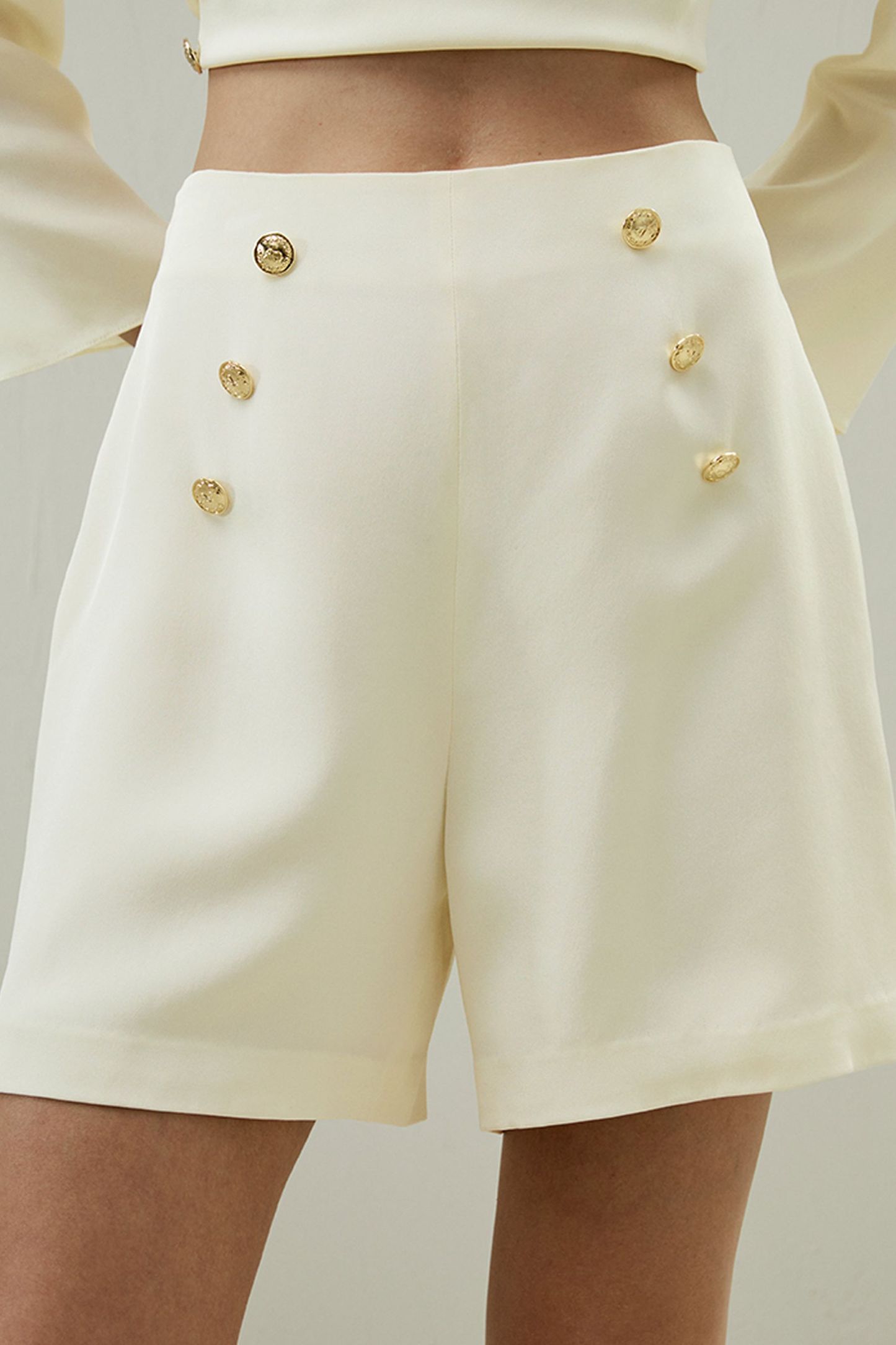 #color_Natural White