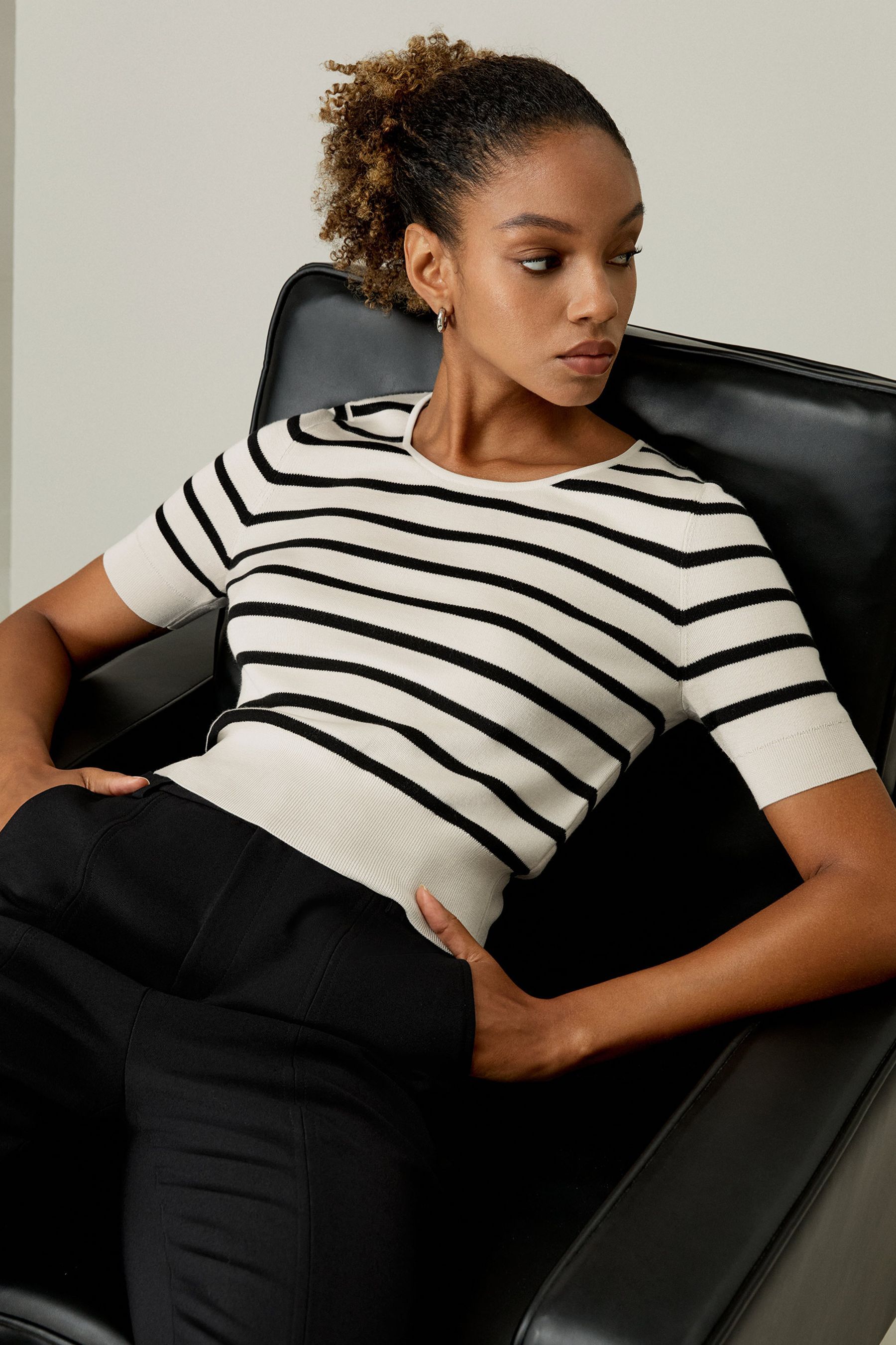 #color_White With Black Stripes