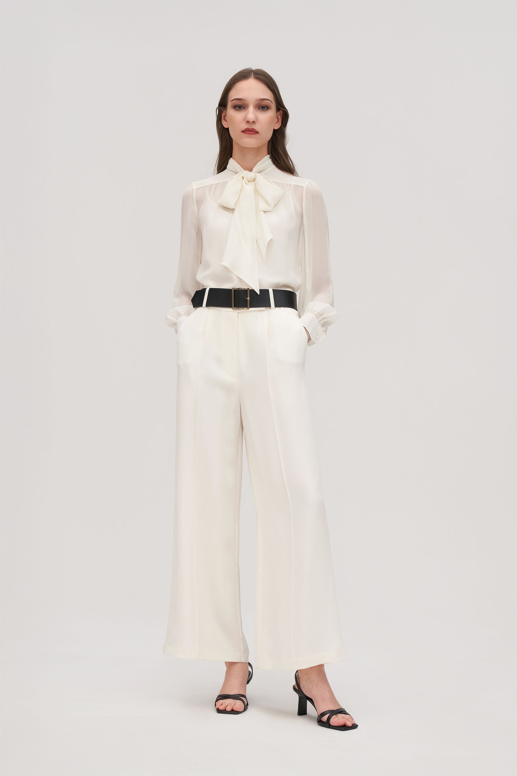 #color_Natural White