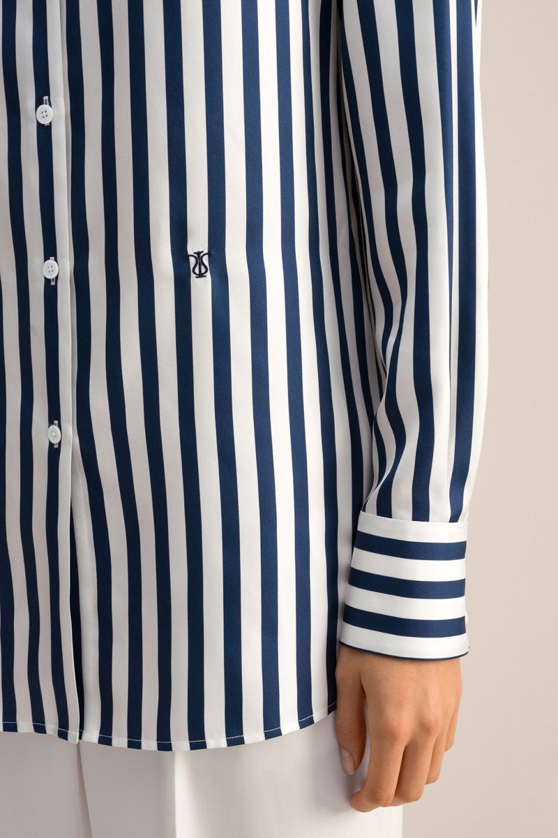 #color_Blue-White-Pinstripes