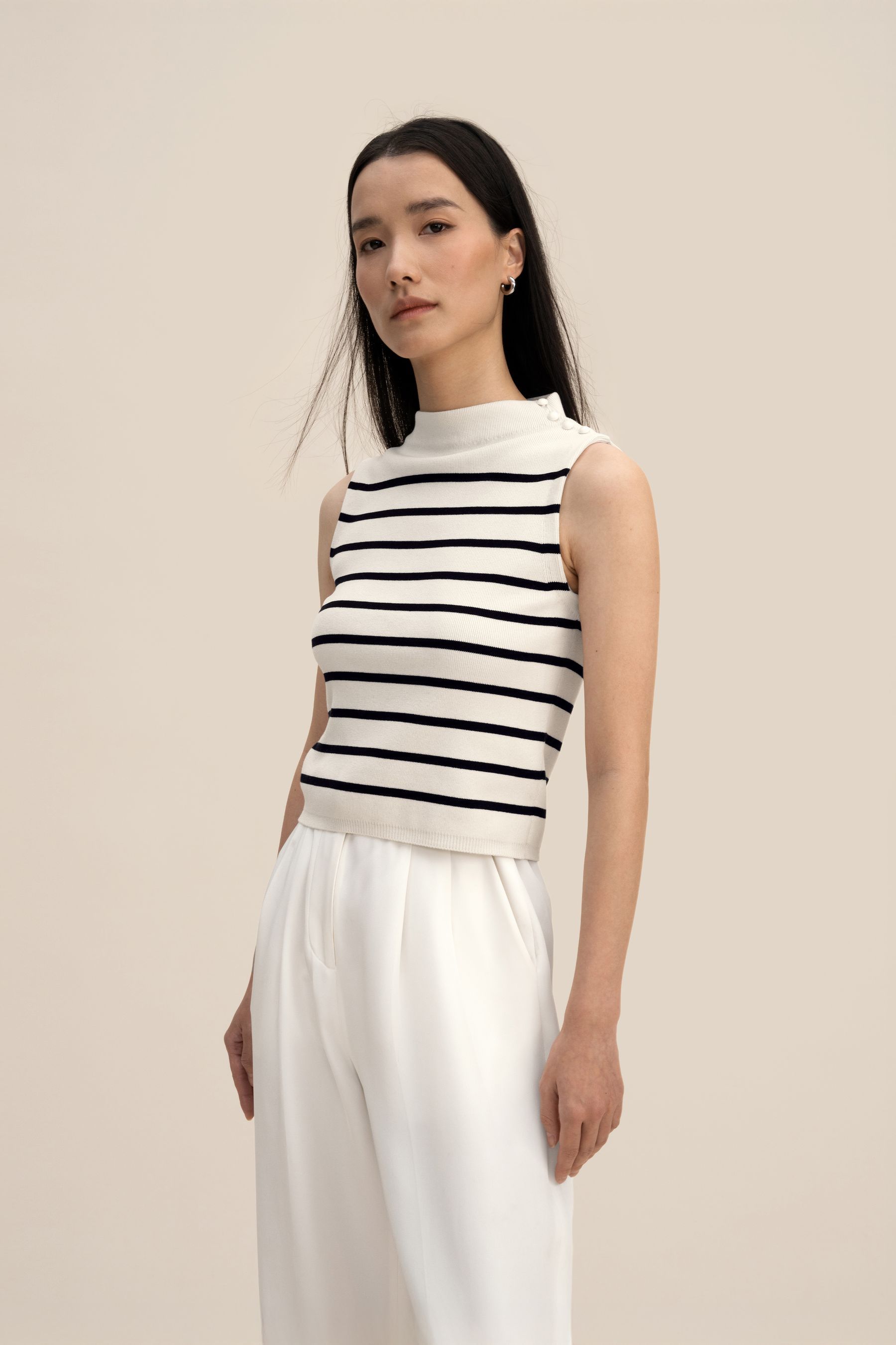 #color_White With Black Stripes