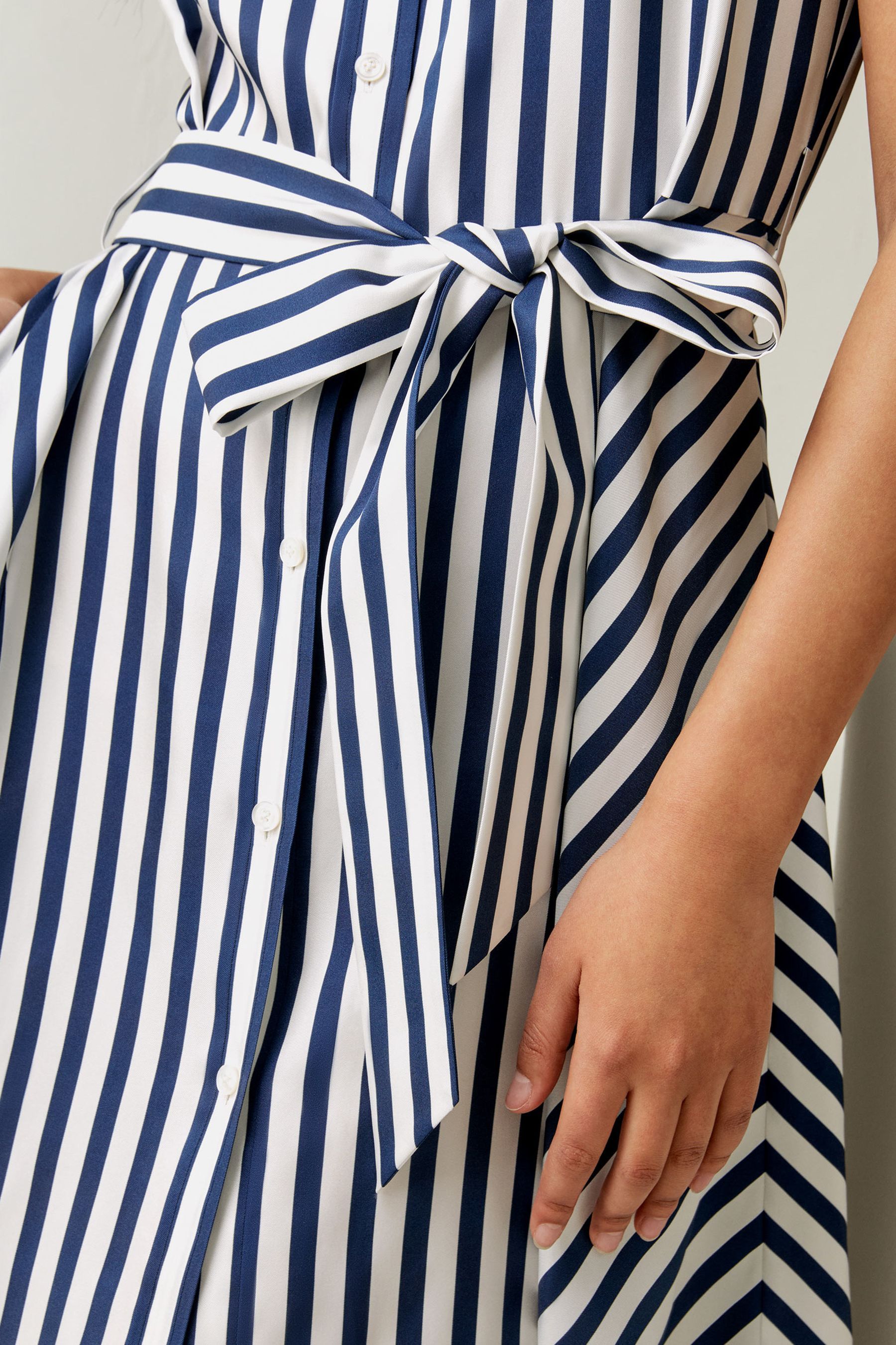 #color_Blue-White-Pinstripes