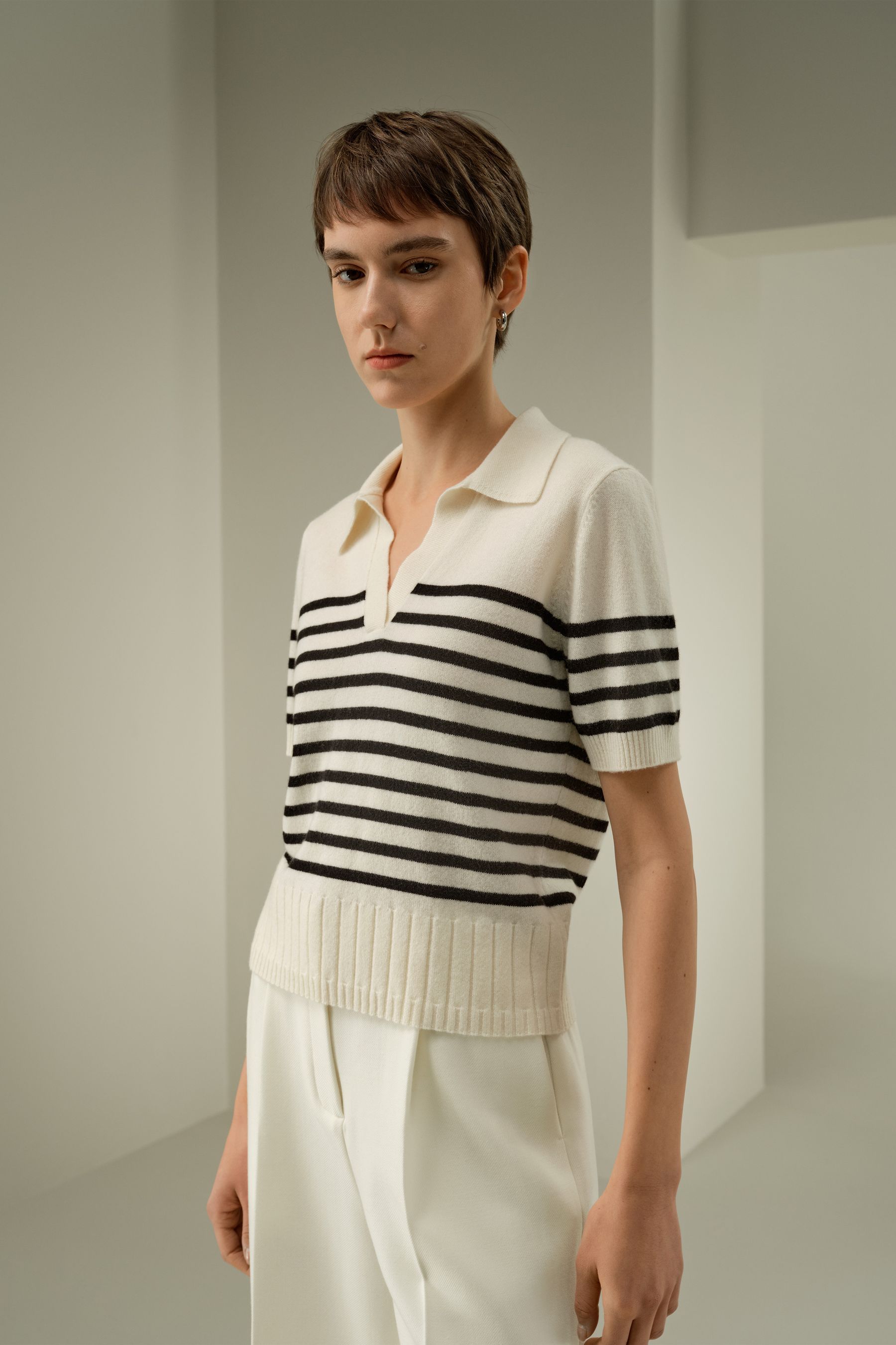 #color_Black Striped