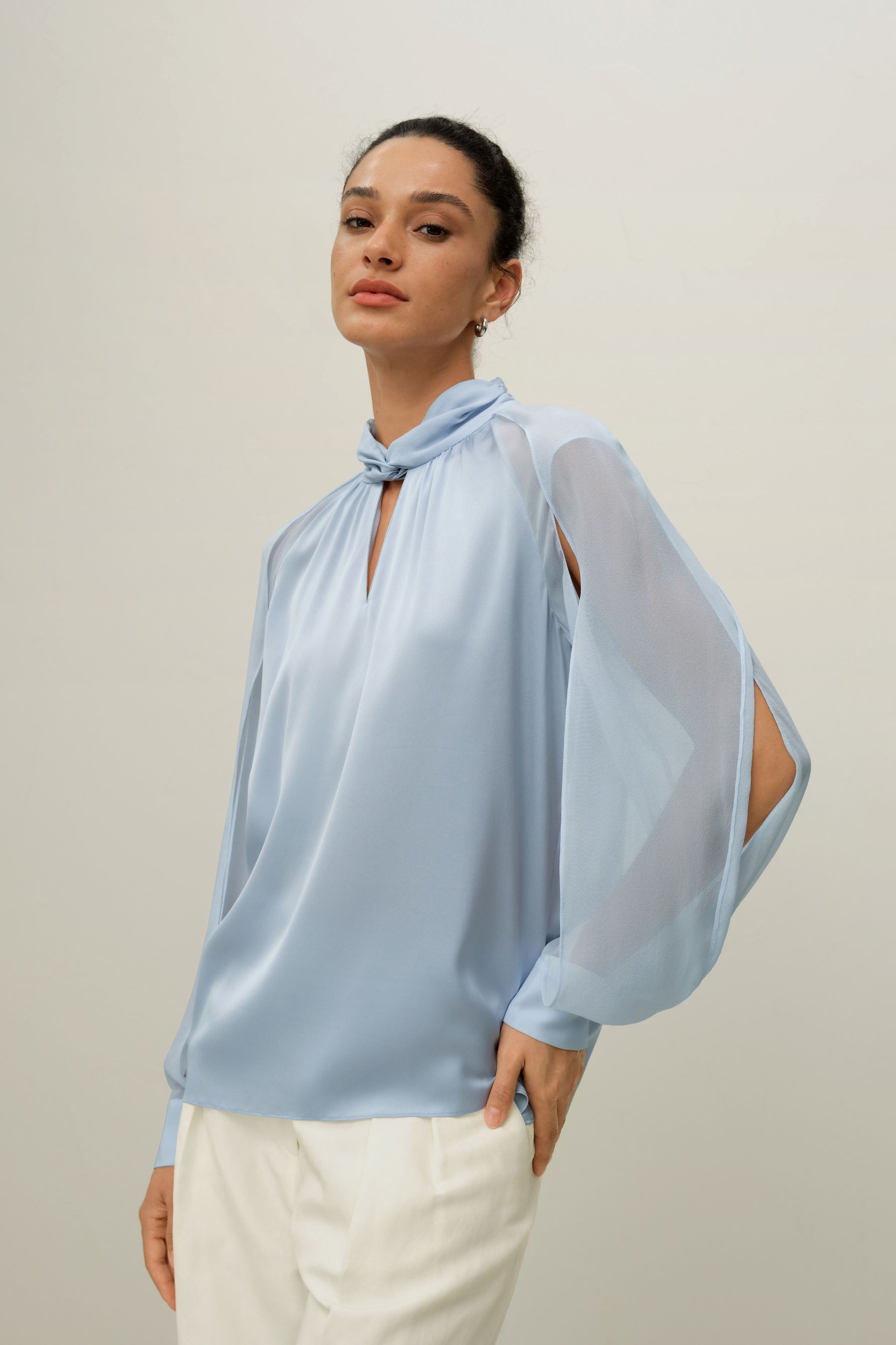 #color_Illusion Blue