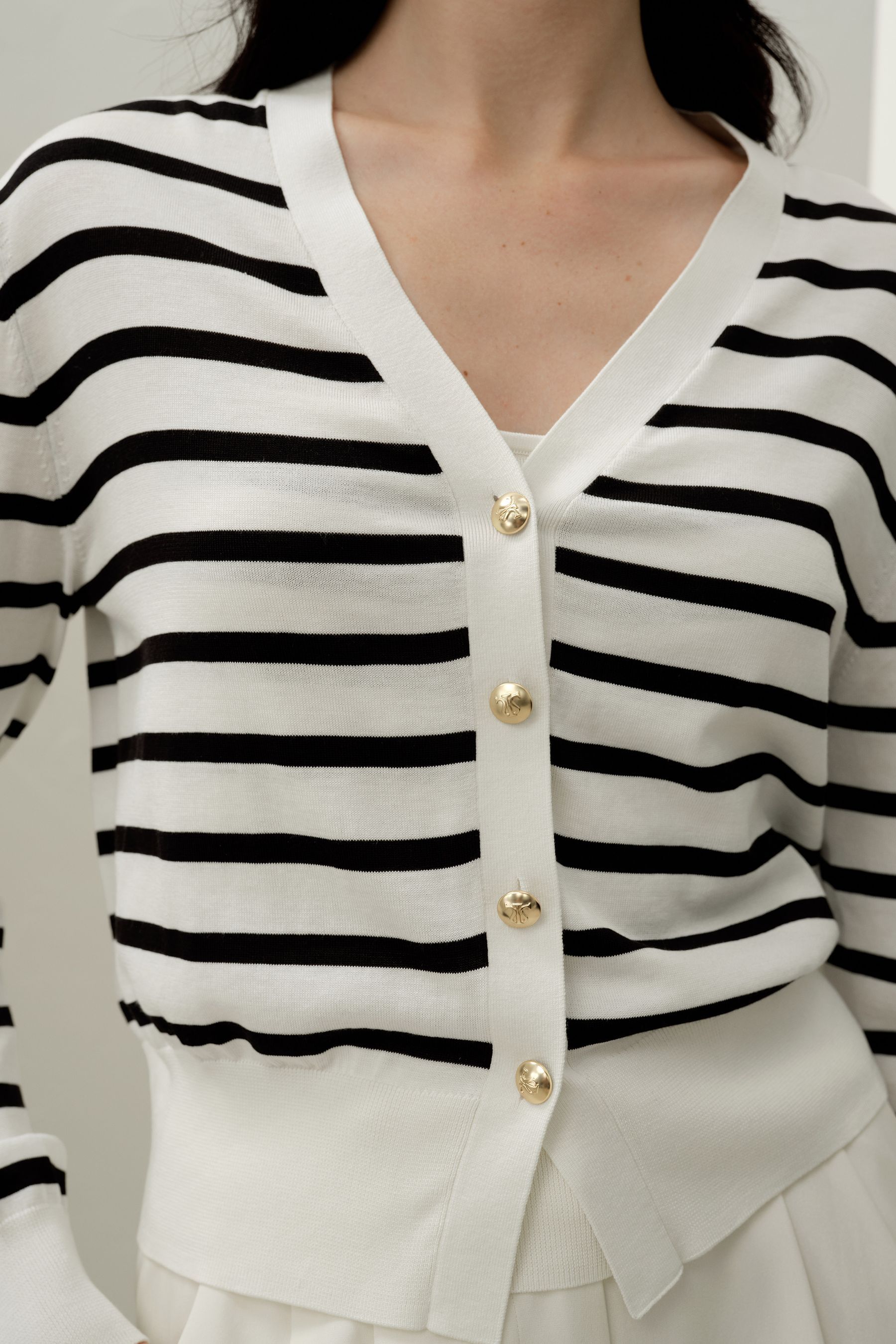 #color_Black&White Stripes