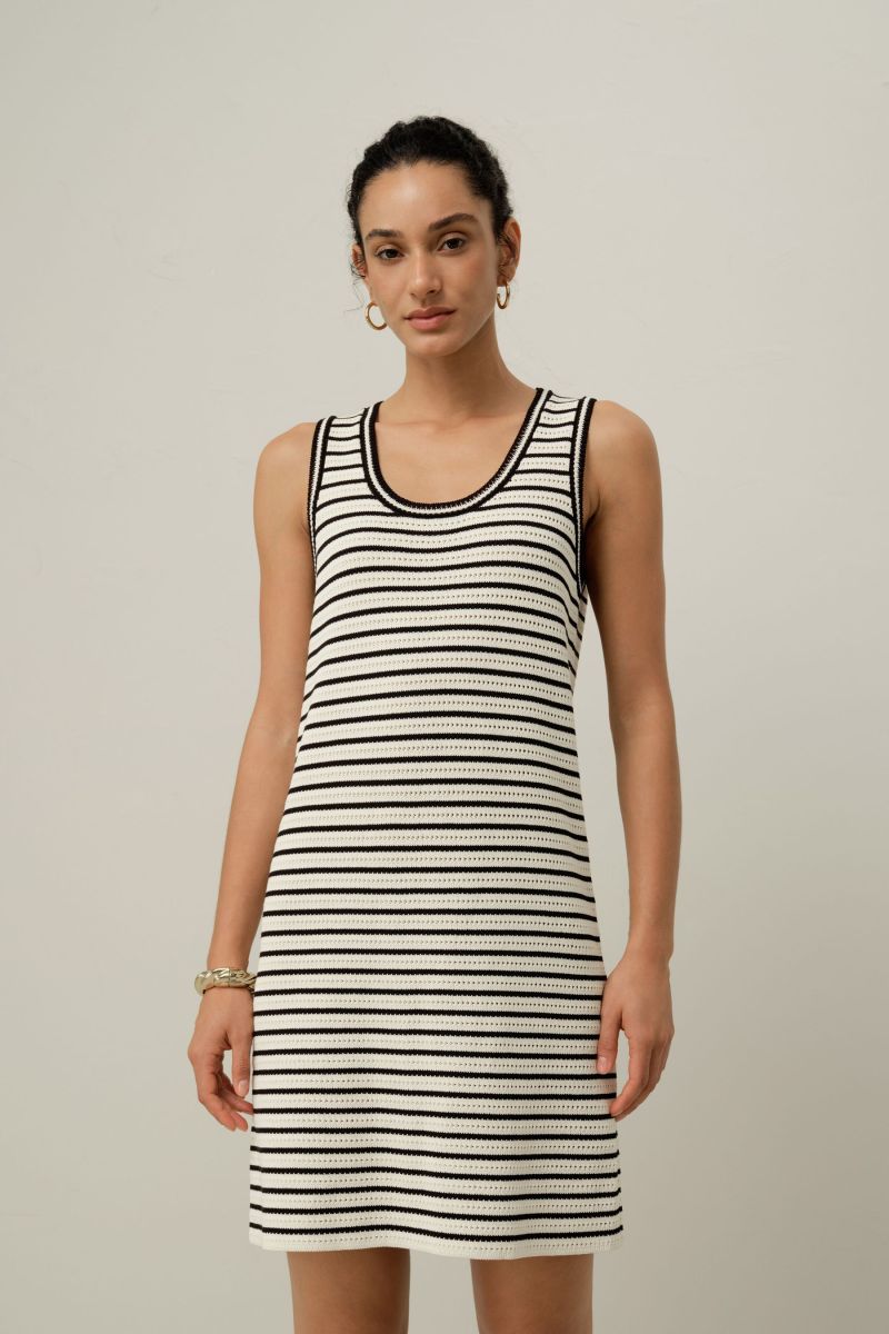 #color_White With Black Stripes