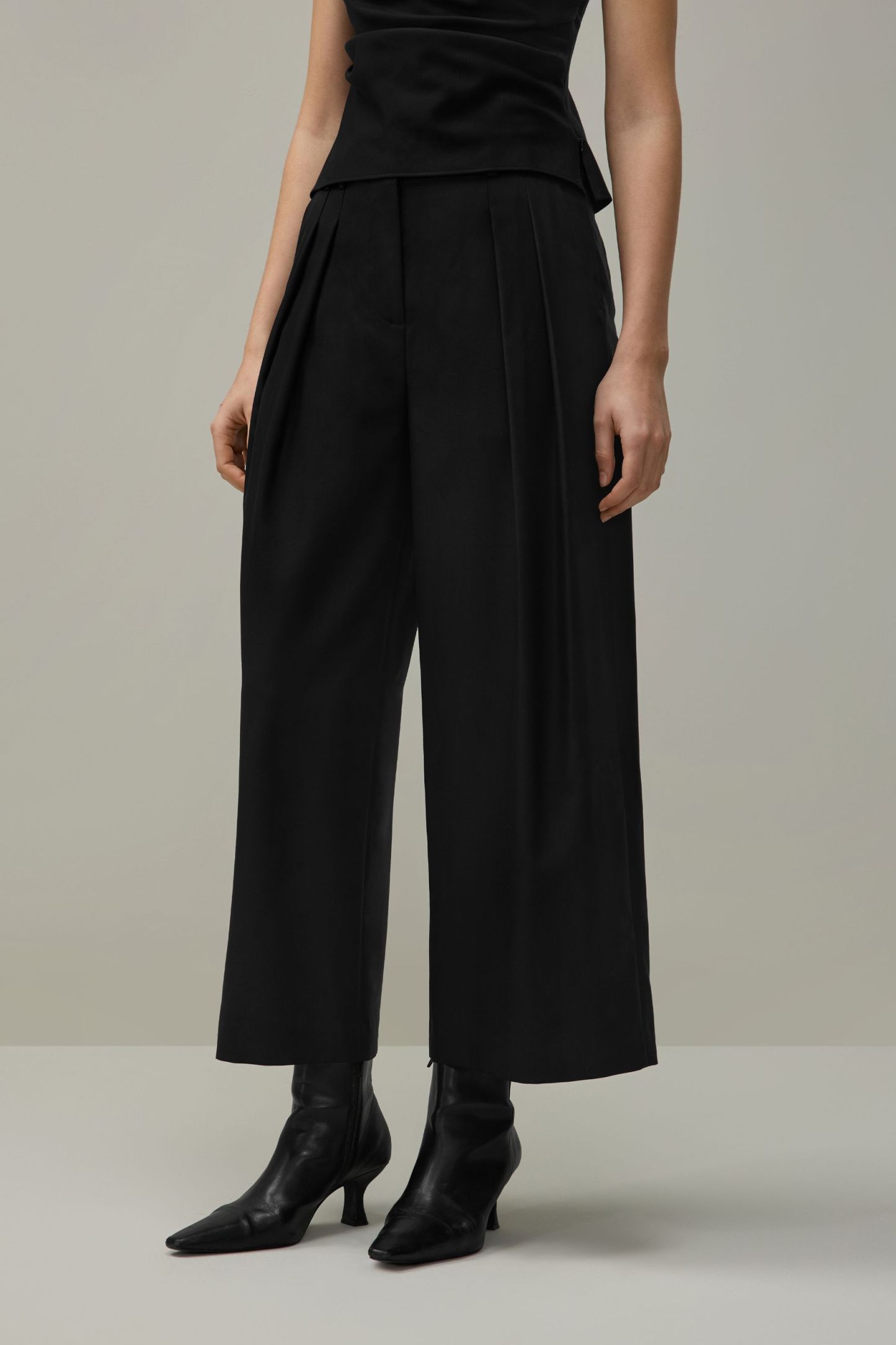 #color_Black