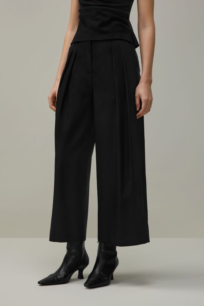 #color_Black