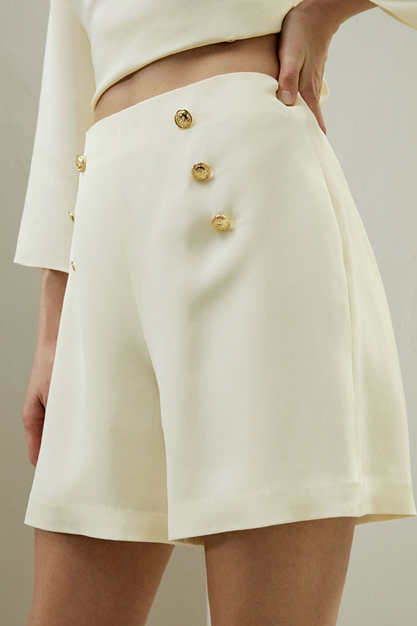 #color_Natural White