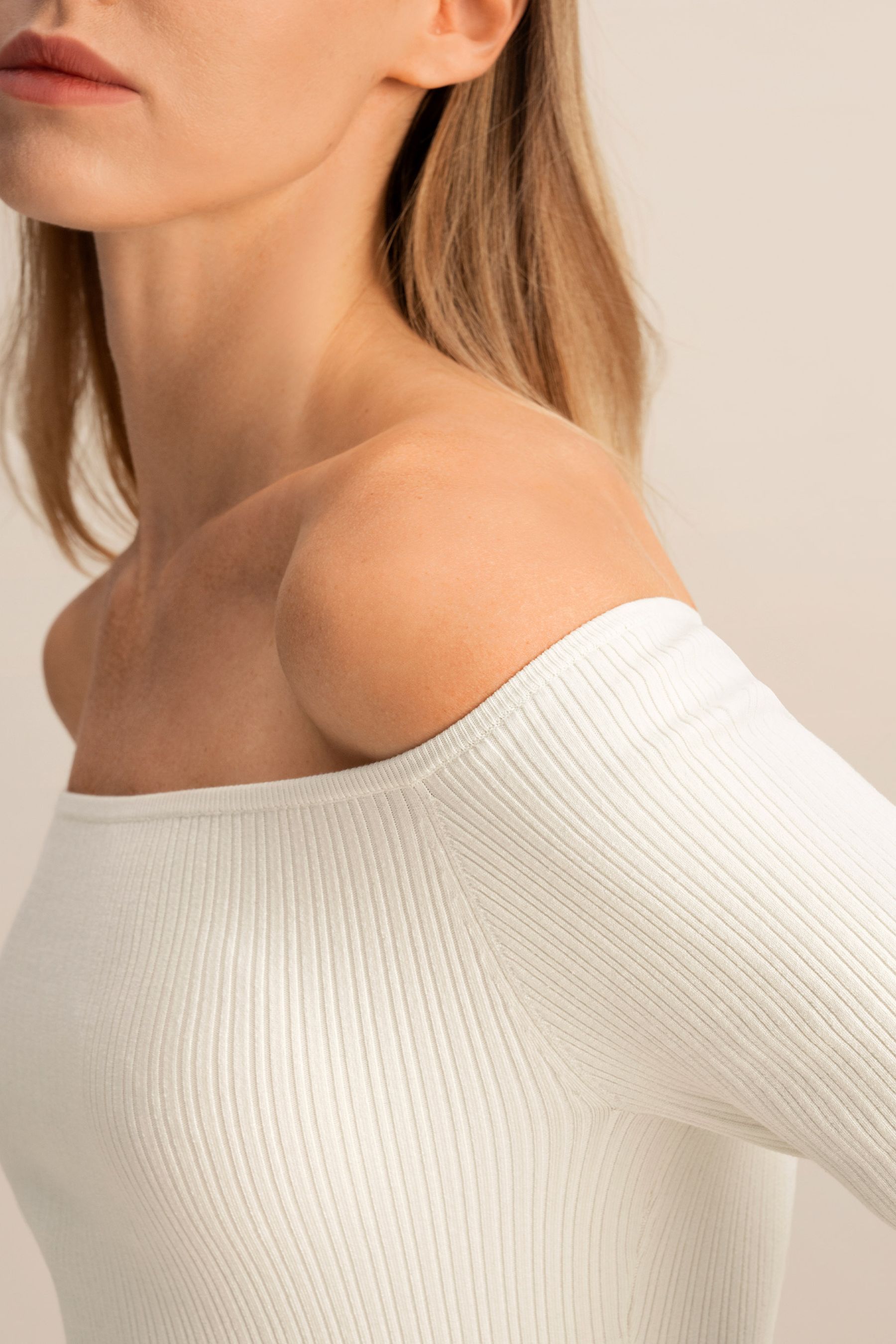 #color_Natural White