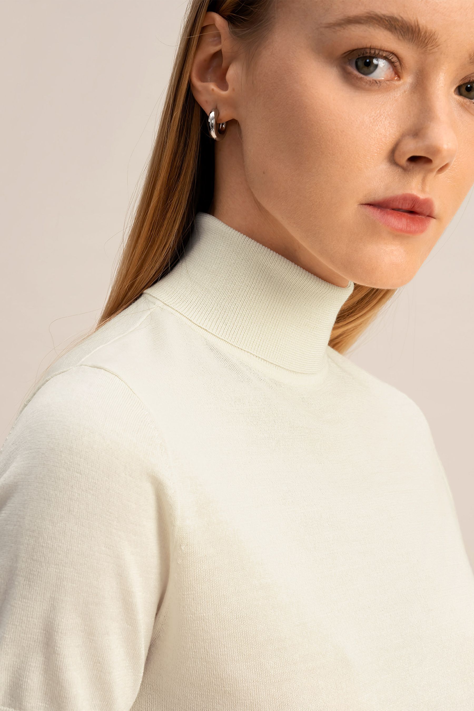 #color_Natural White