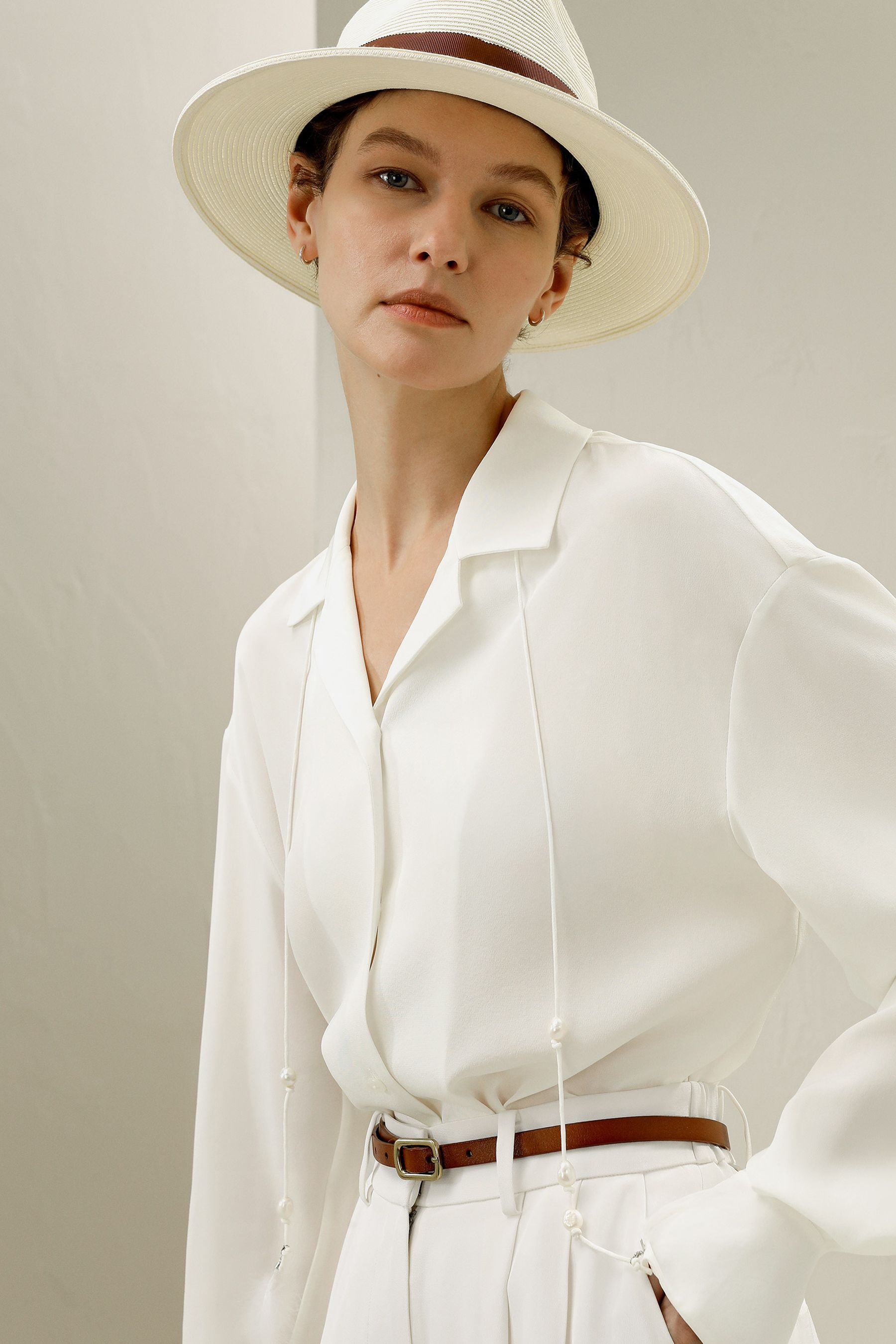 #color_Natural White