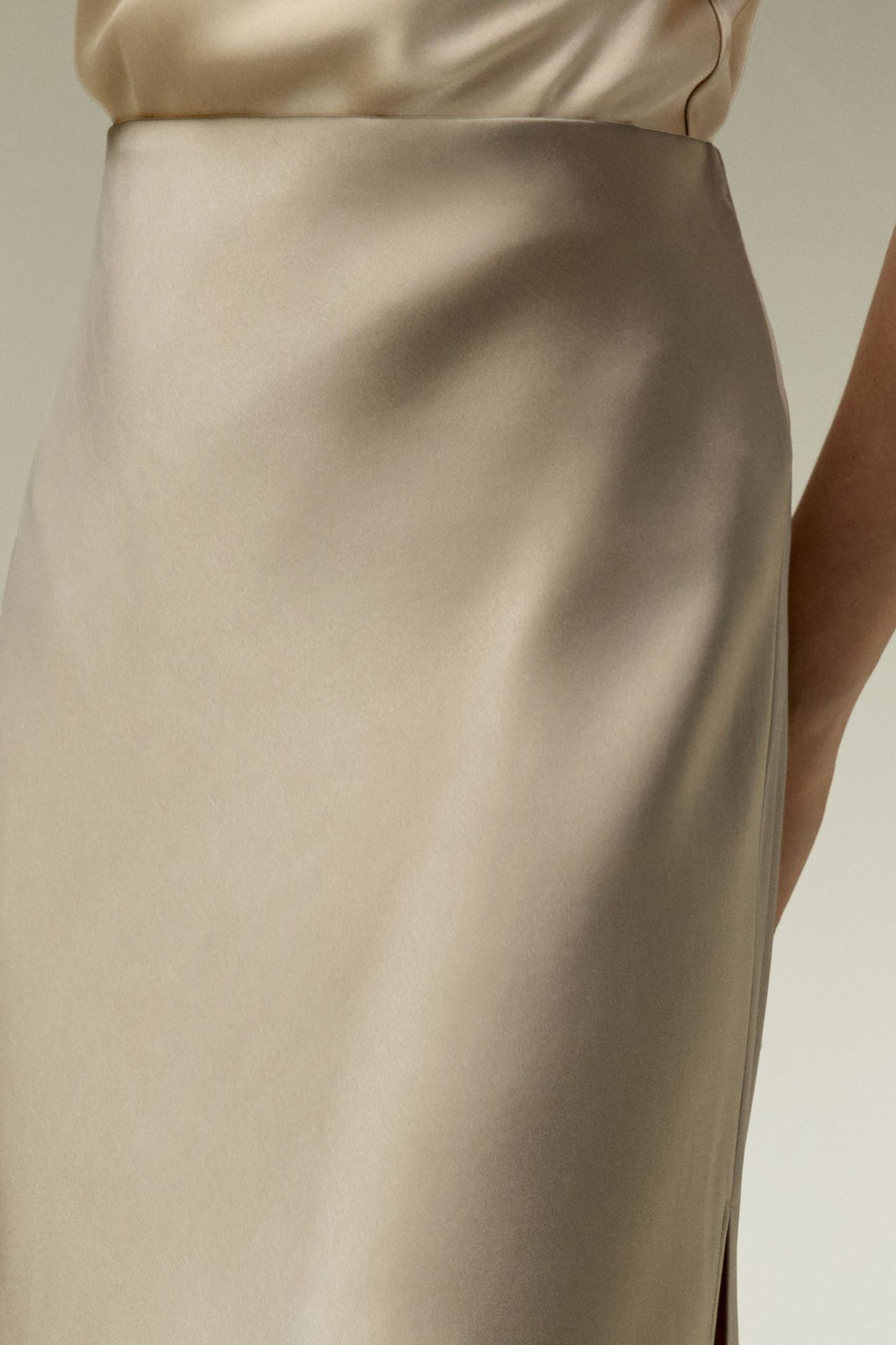 #color_Light Apricot