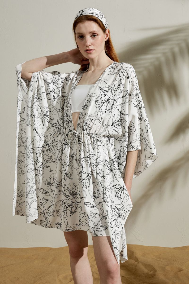 #color_Black-White Floral Pattern