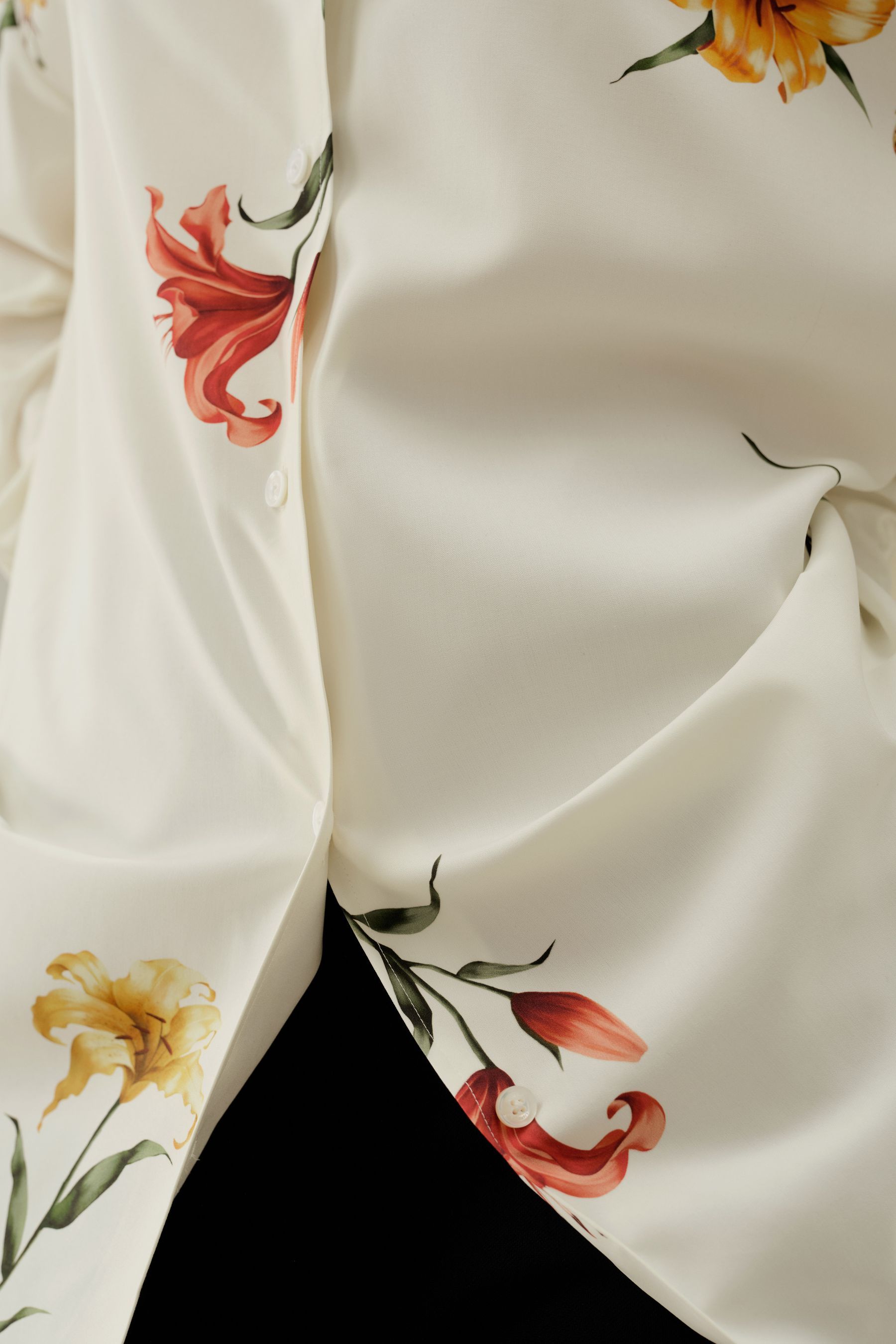 #color_Lily White