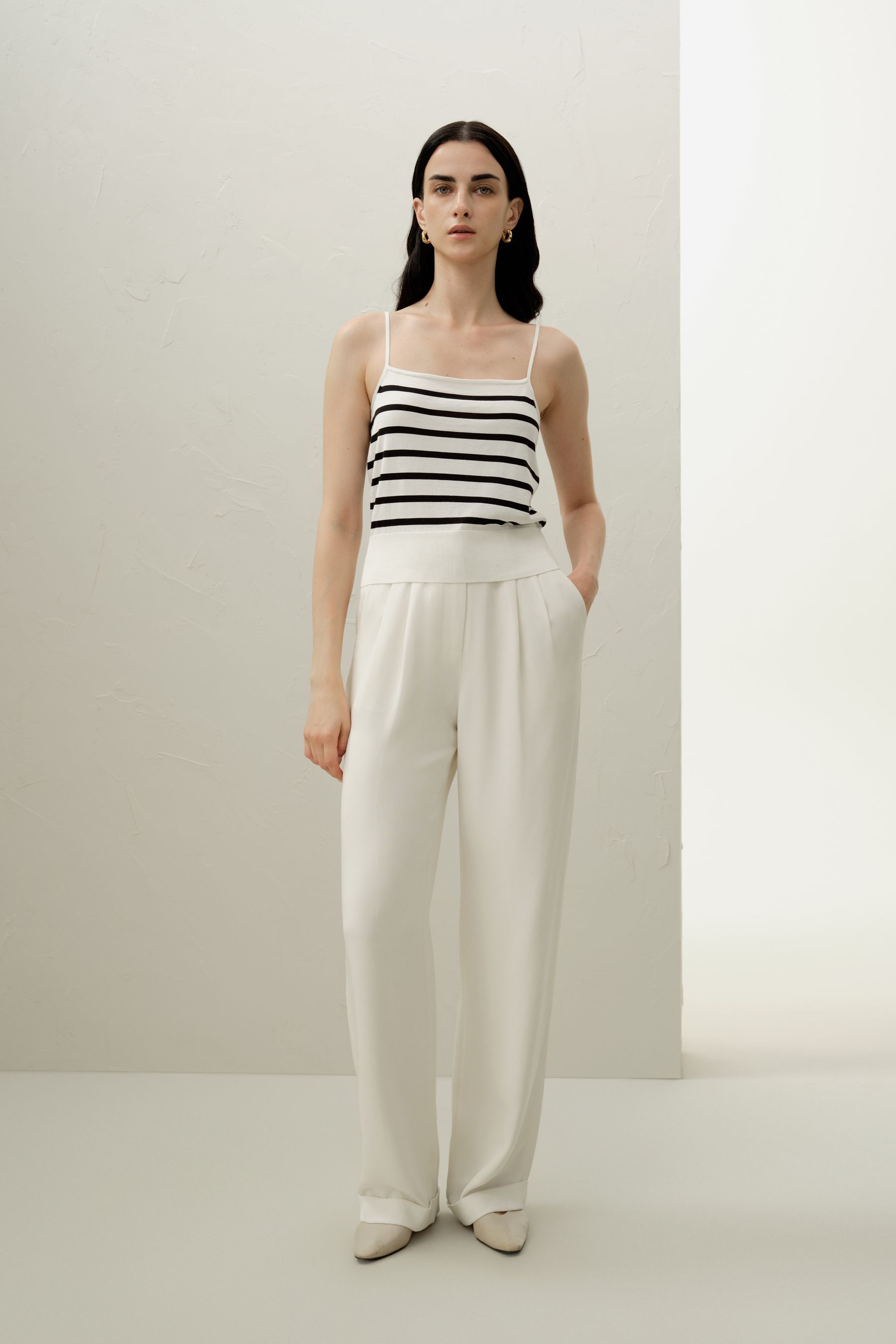 #color_Black&White Stripes