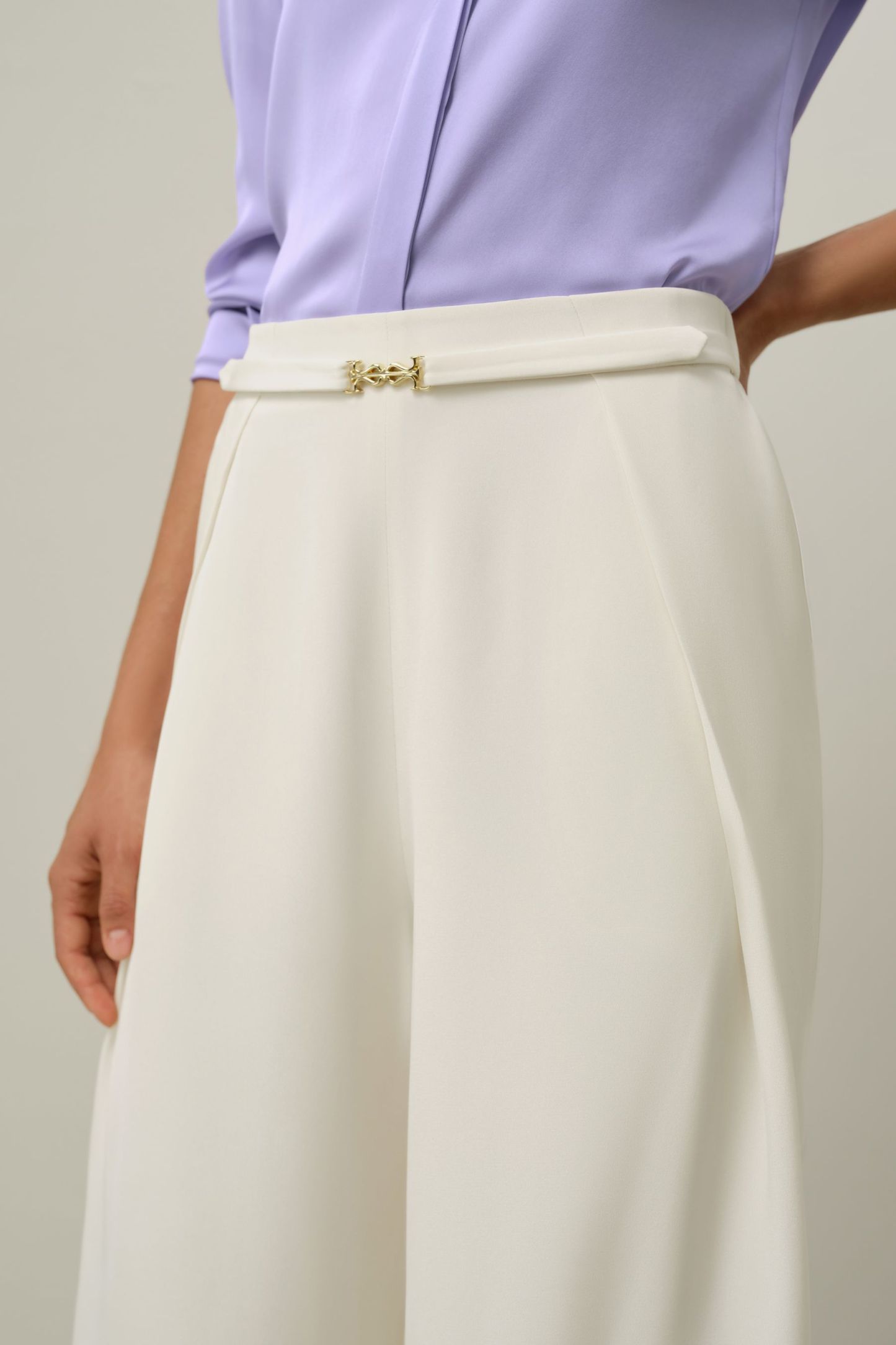 #color_Natural White