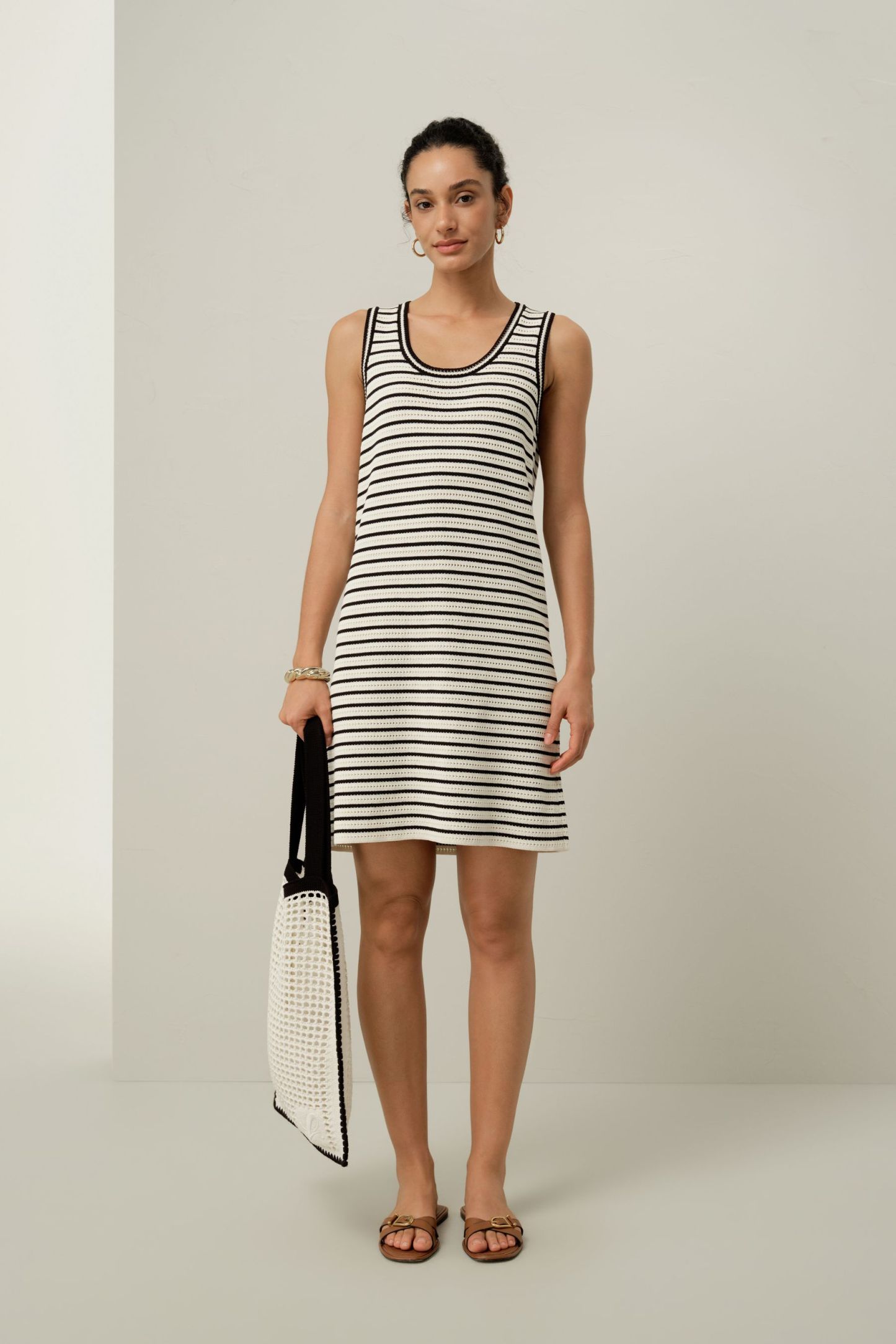 #color_White With Black Stripes