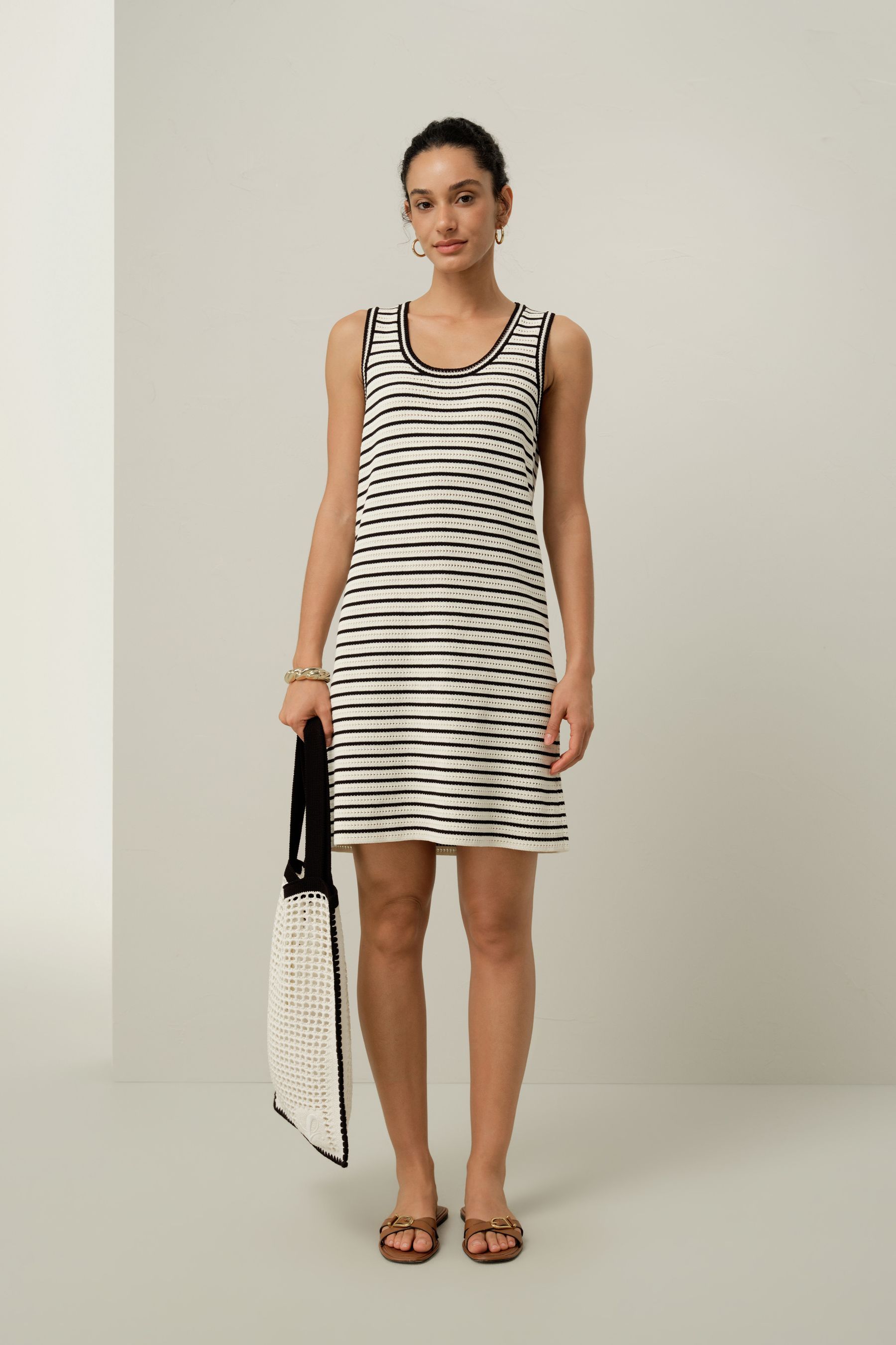 #color_White With Black Stripes