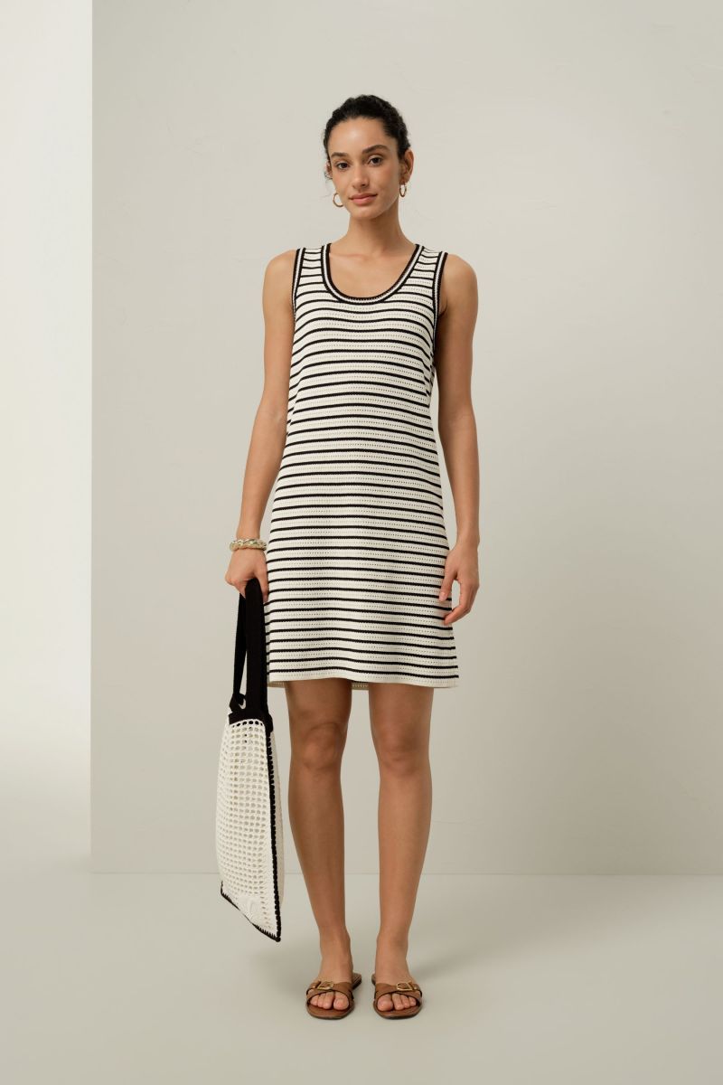 #color_White With Black Stripes