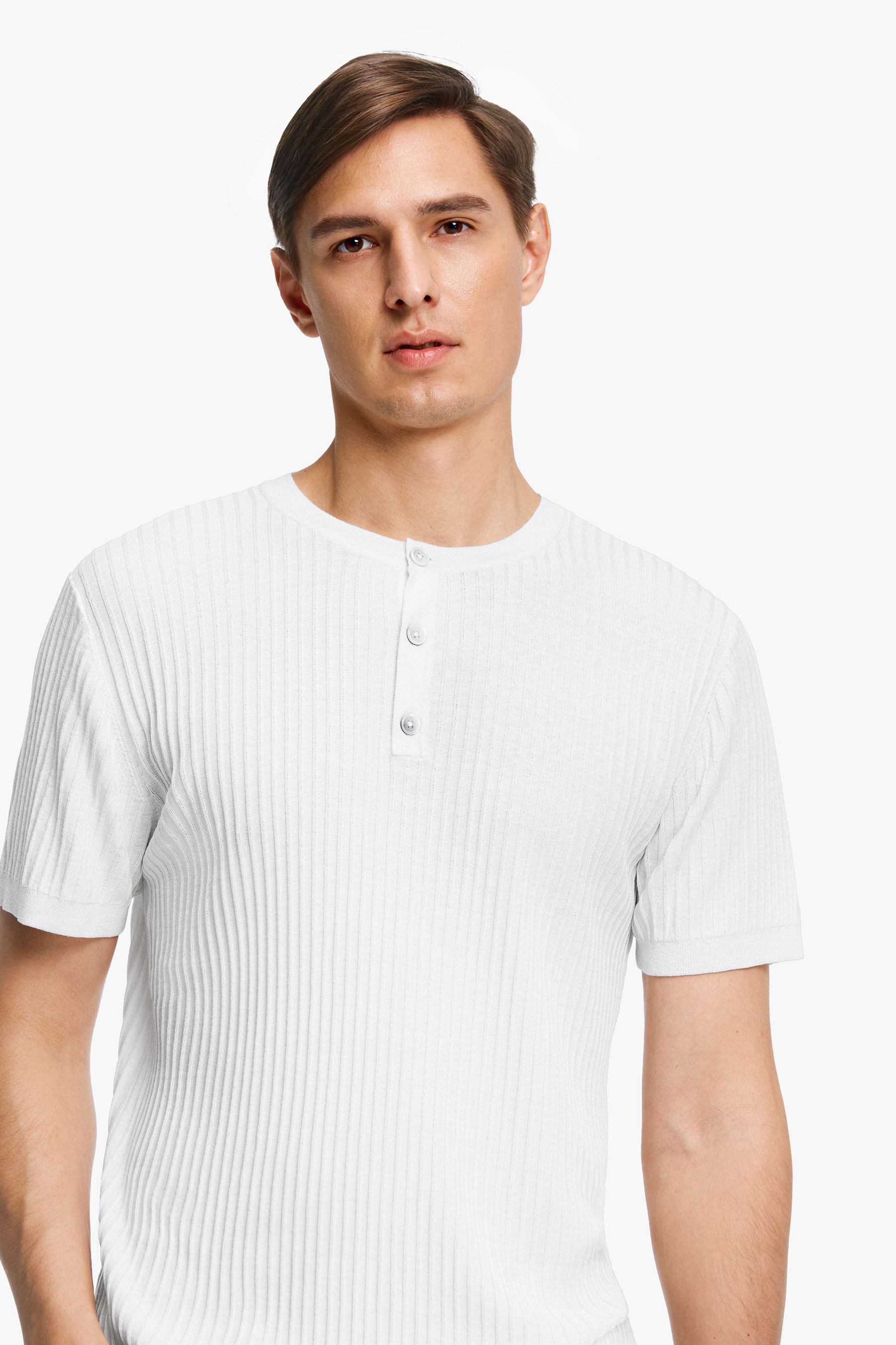 #color_Natural White