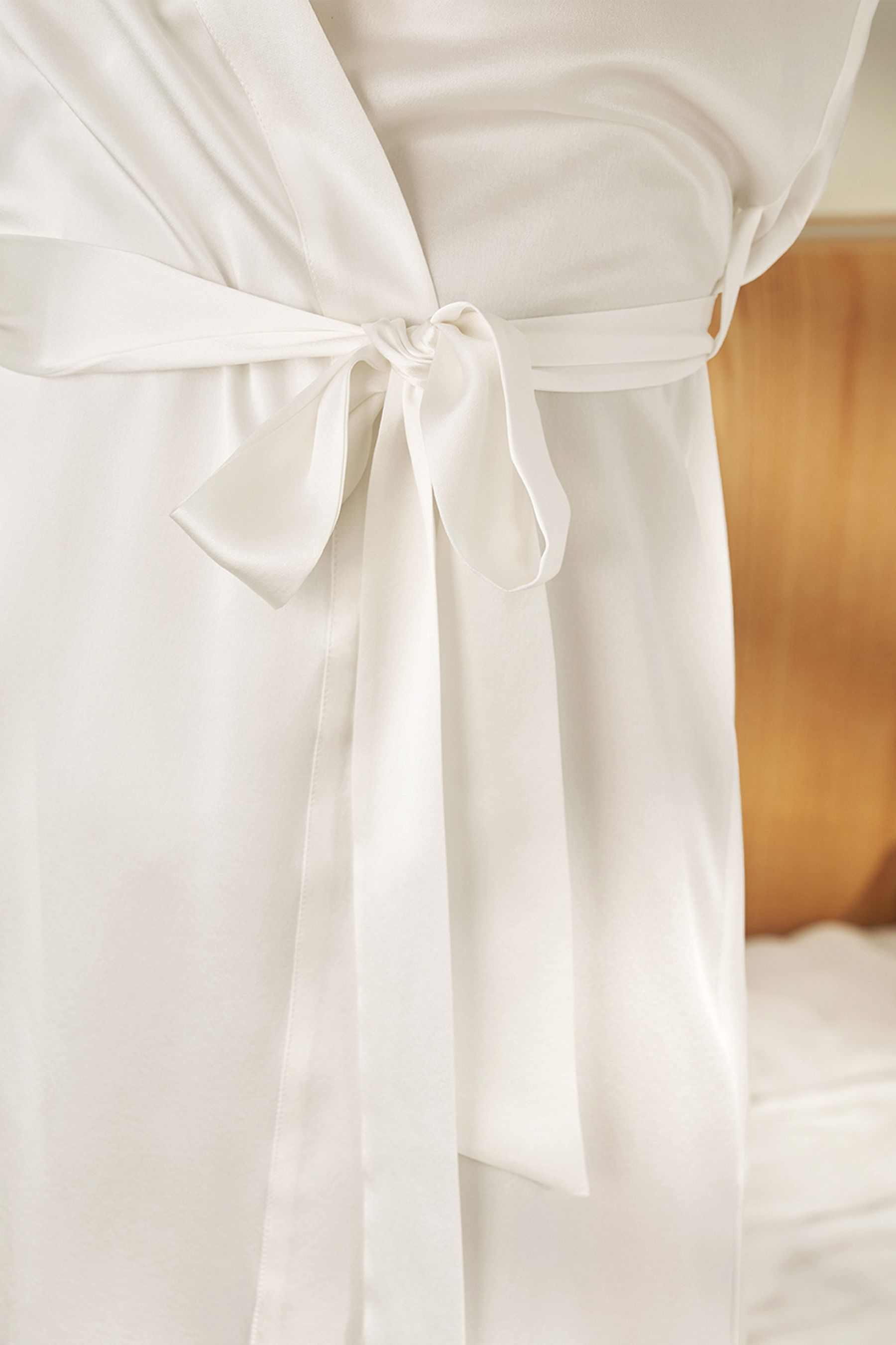 #color_Natural White