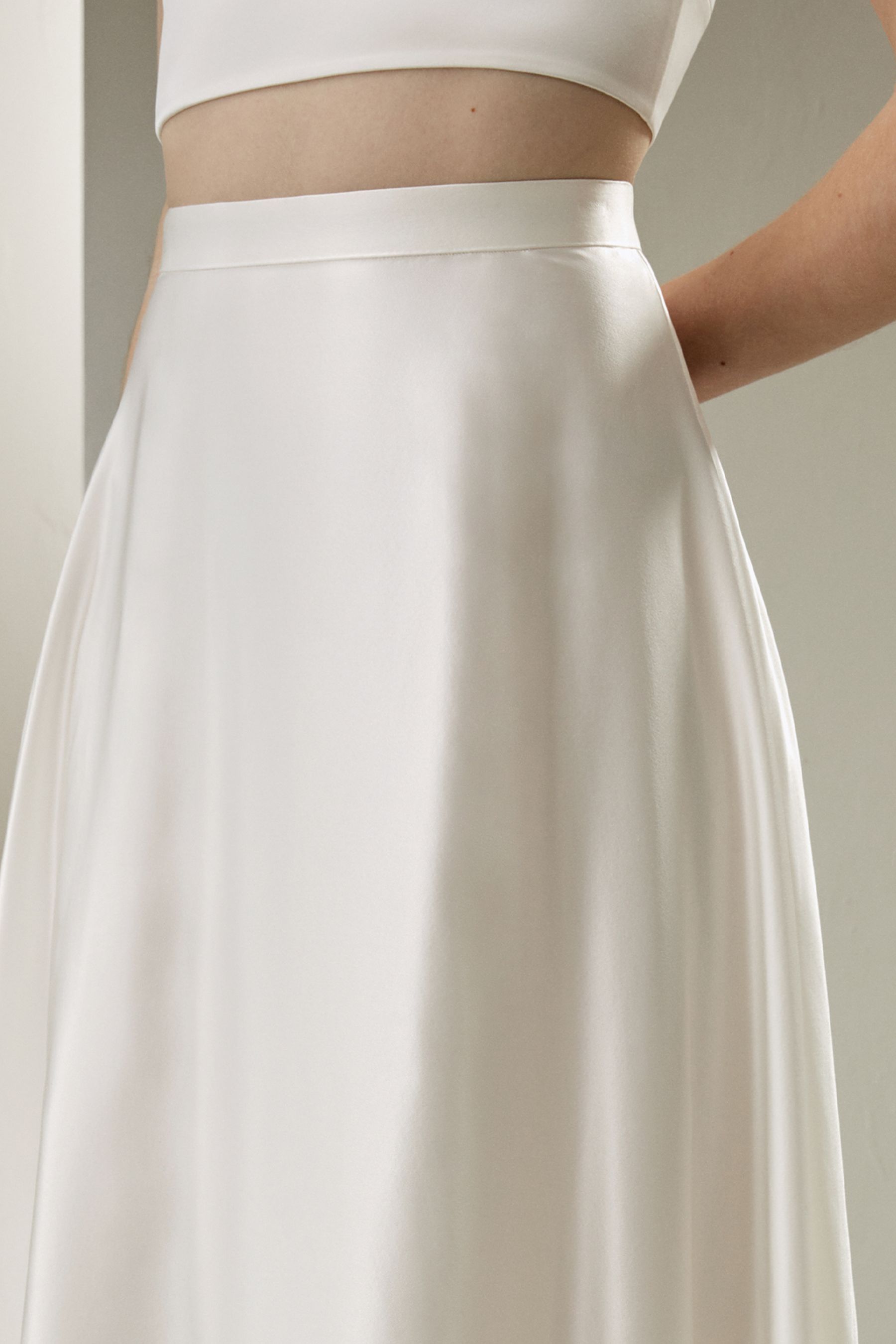 #color_Natural White