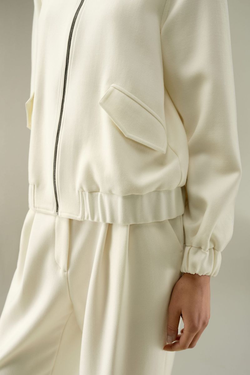 #color_Natural White