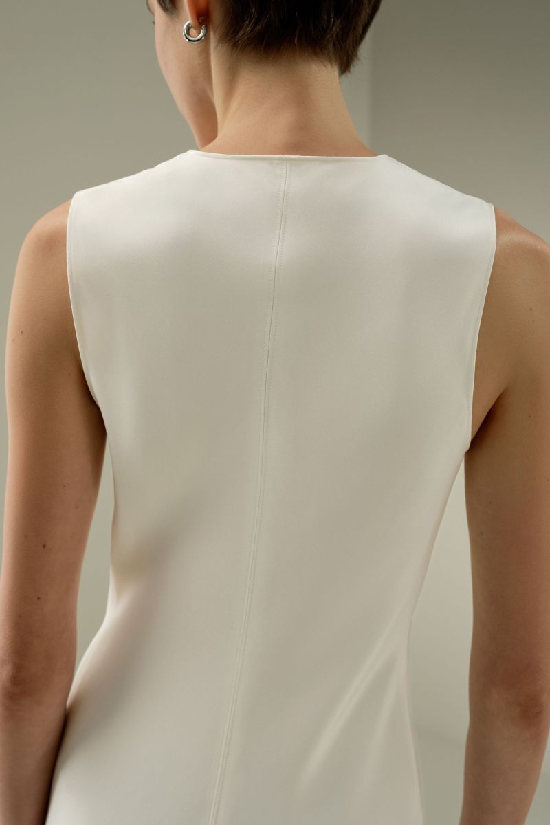 #color_Natural White