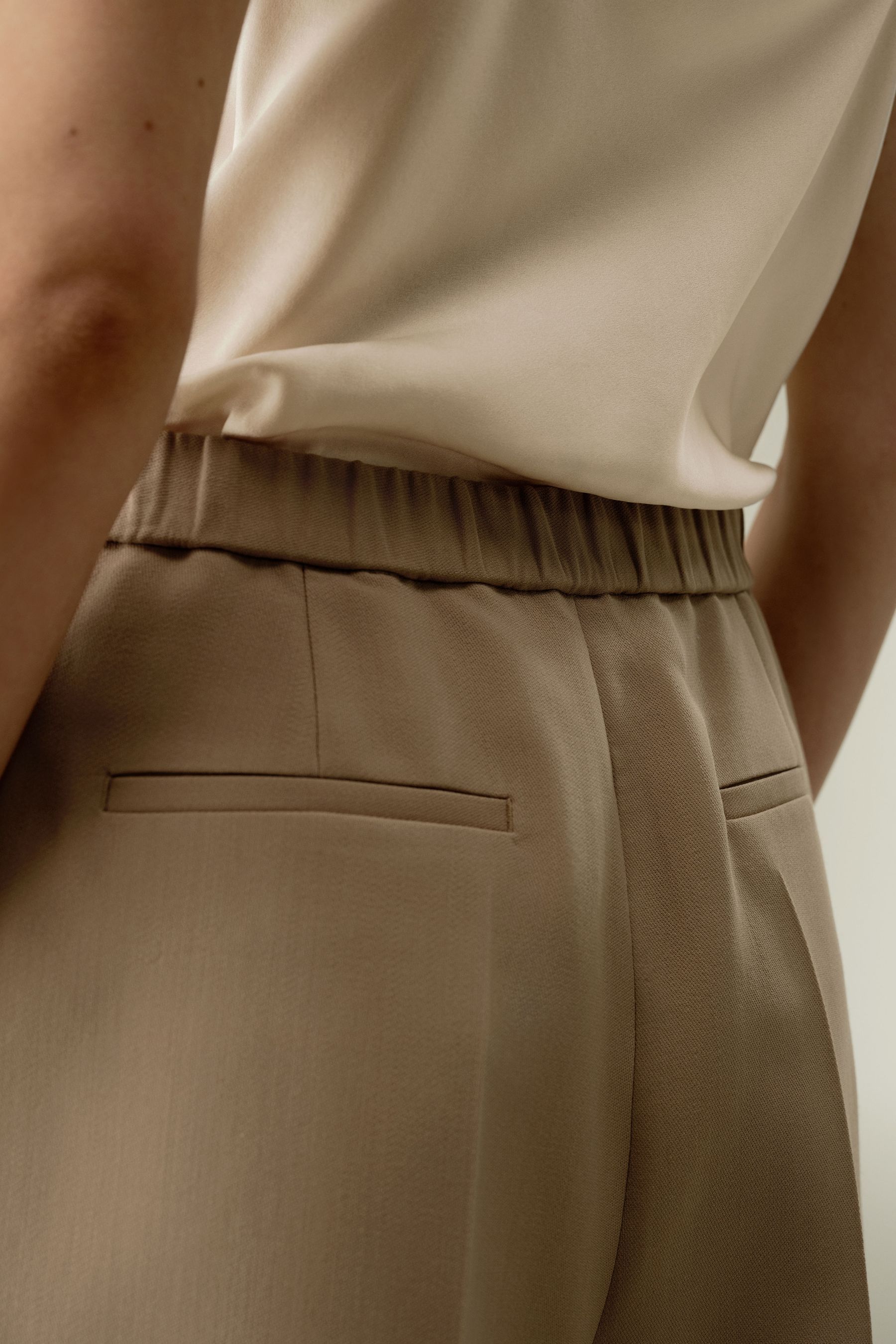 #color_Khaki
