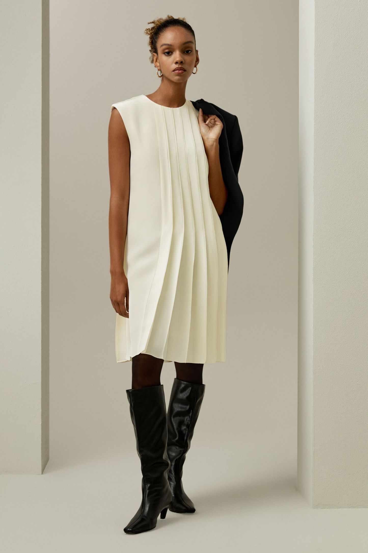 #color_Natural White