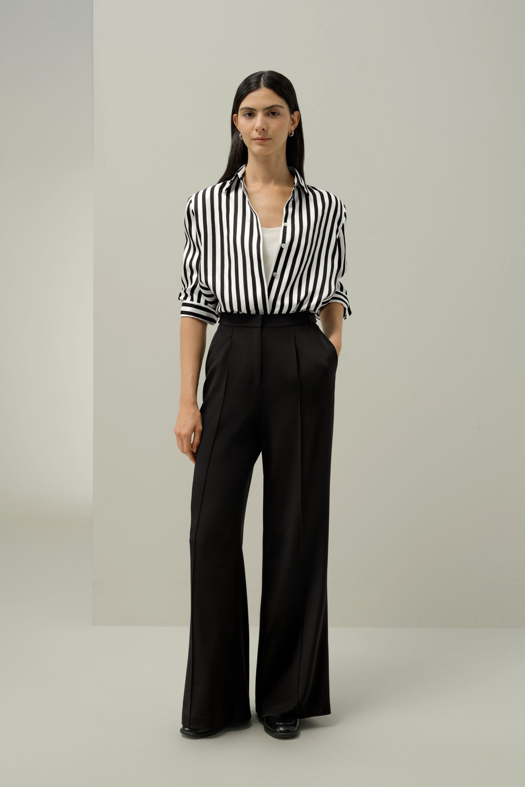 #color_Black-White Pinstripes