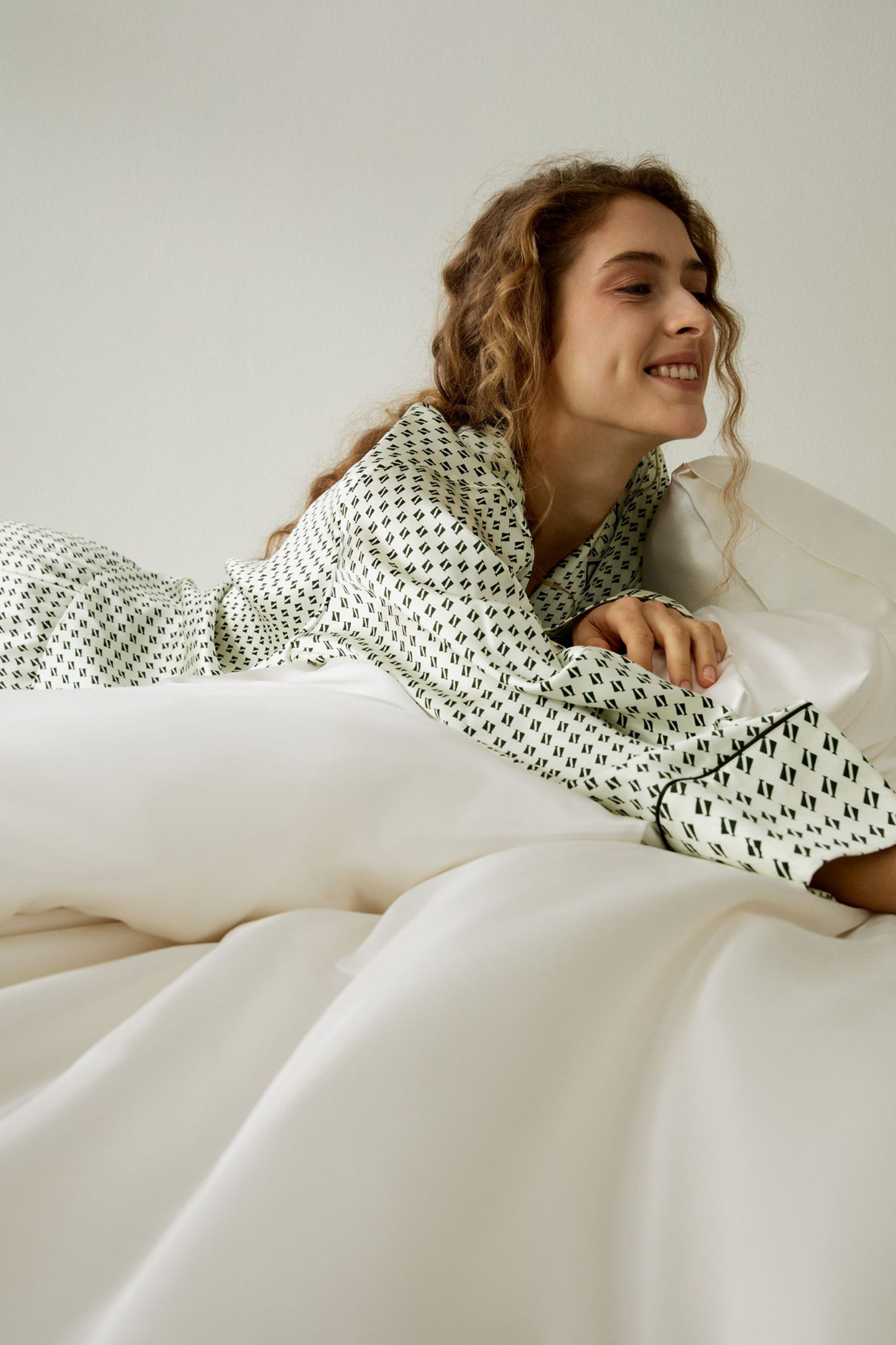 #color_Natural White