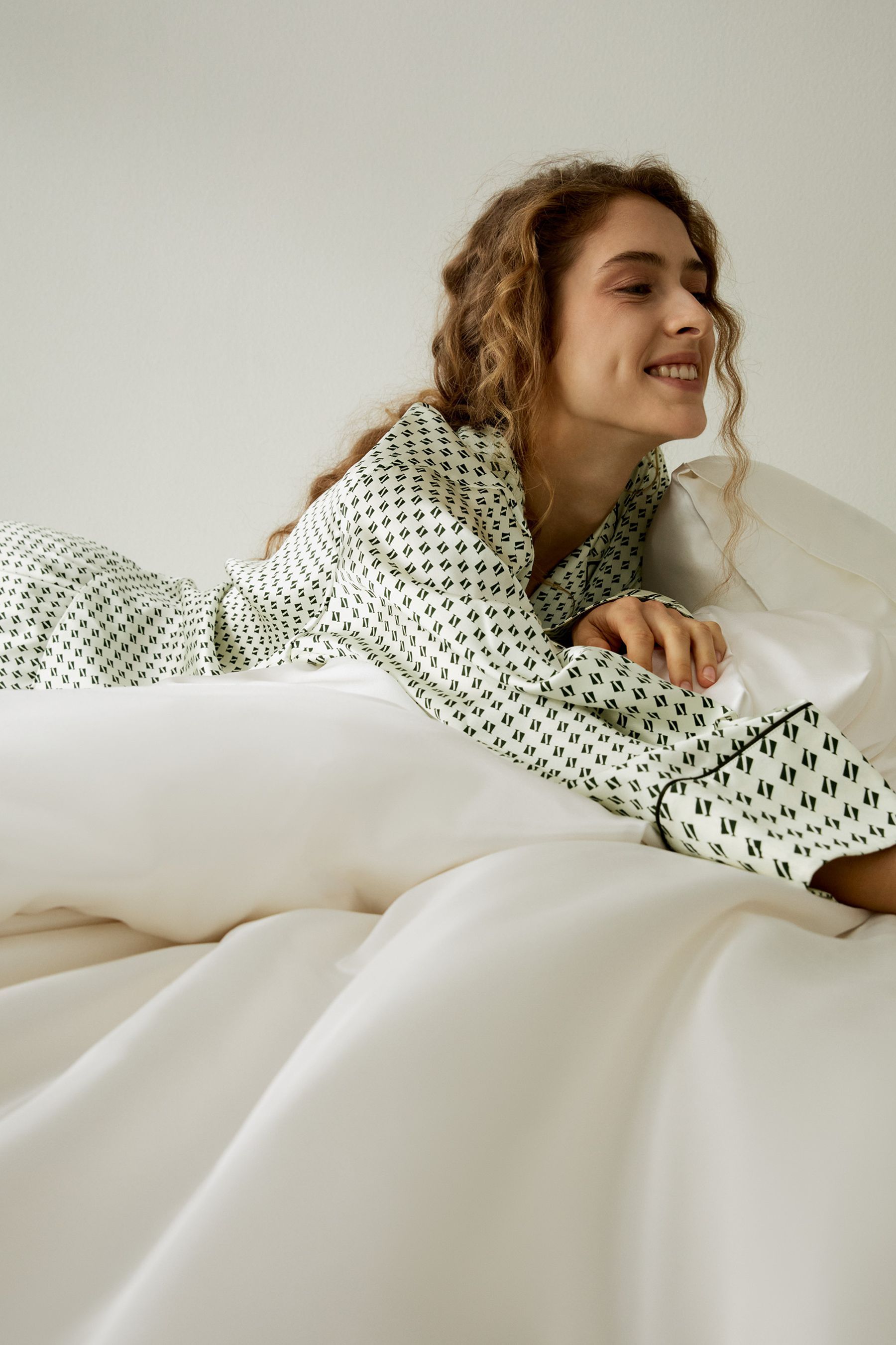 #color_Natural White