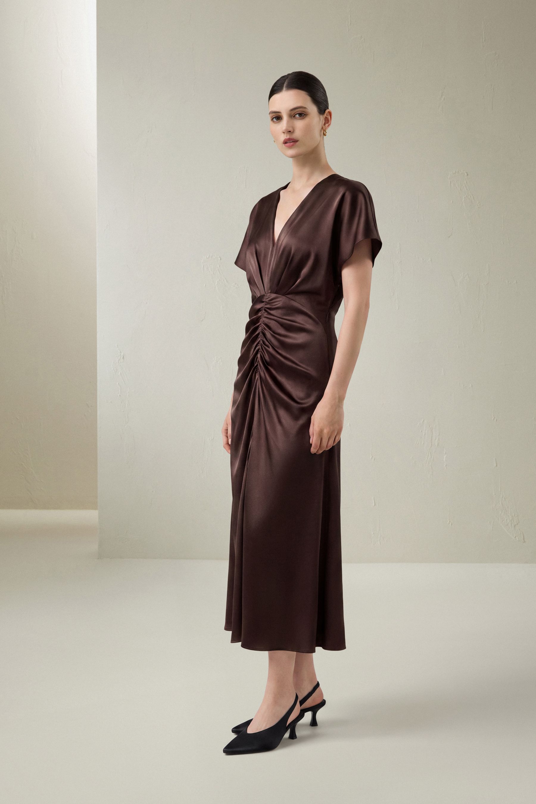 #color_Dark-Brown