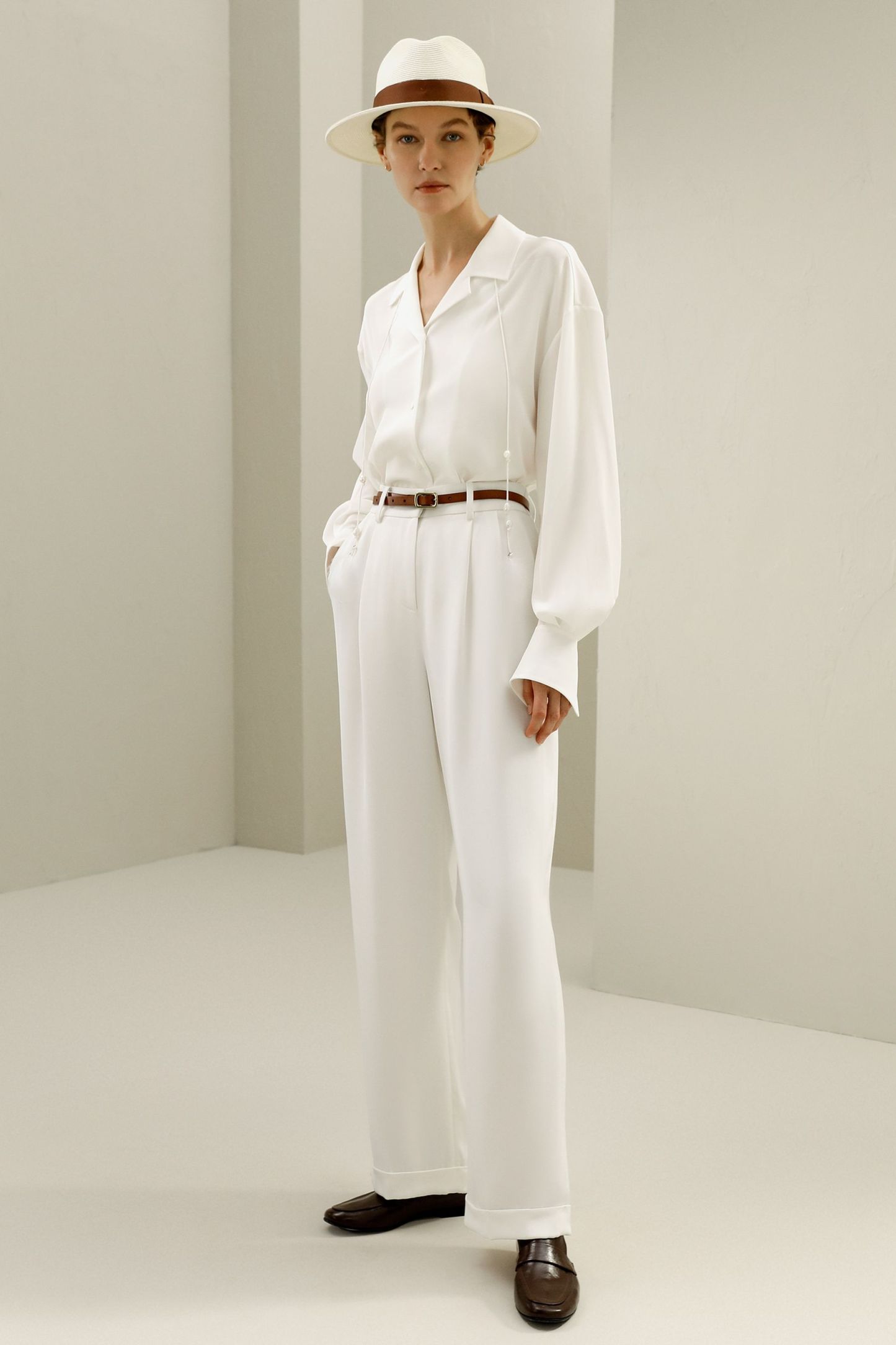 #color_Natural White