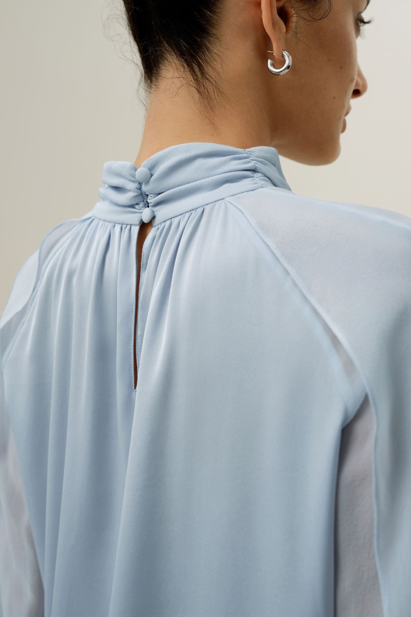 #color_Illusion Blue